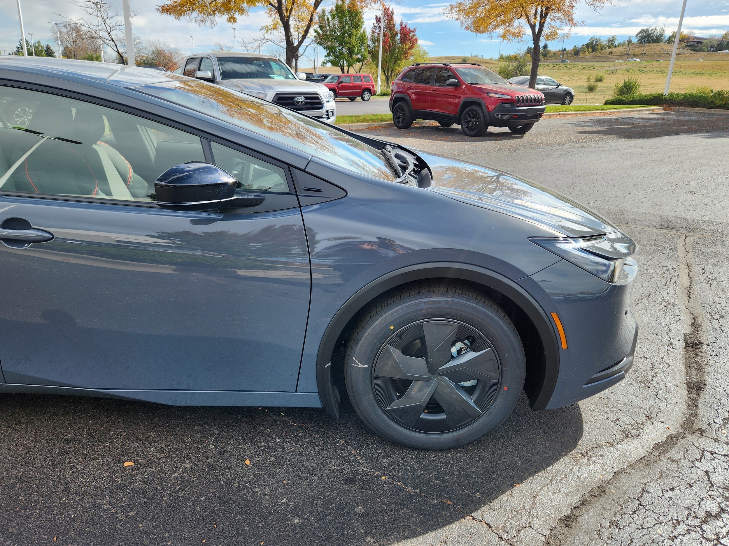 2026 Toyota Prius Plug-in Hybrid SE - Photo 8