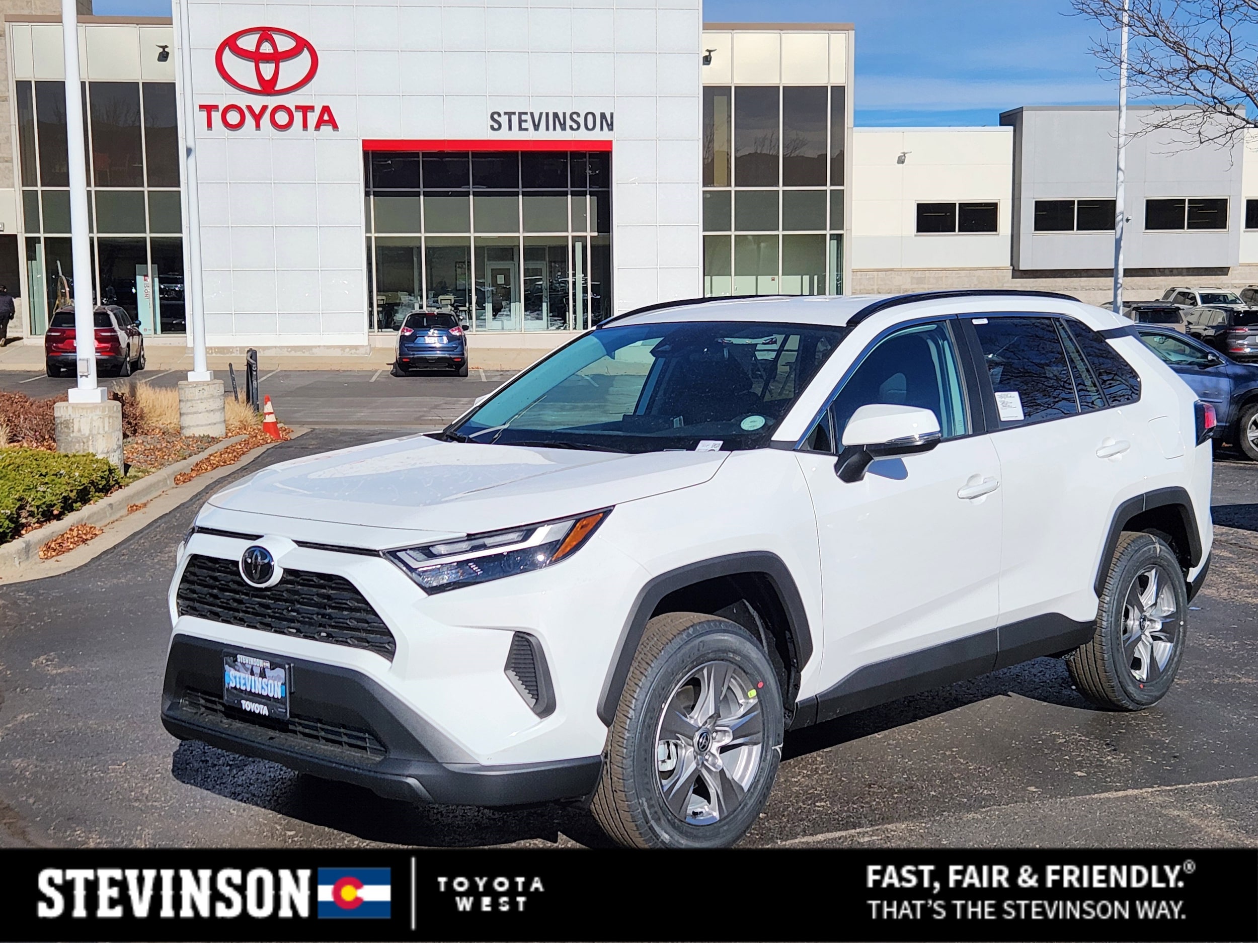 2025 Toyota RAV4 XLE's photo