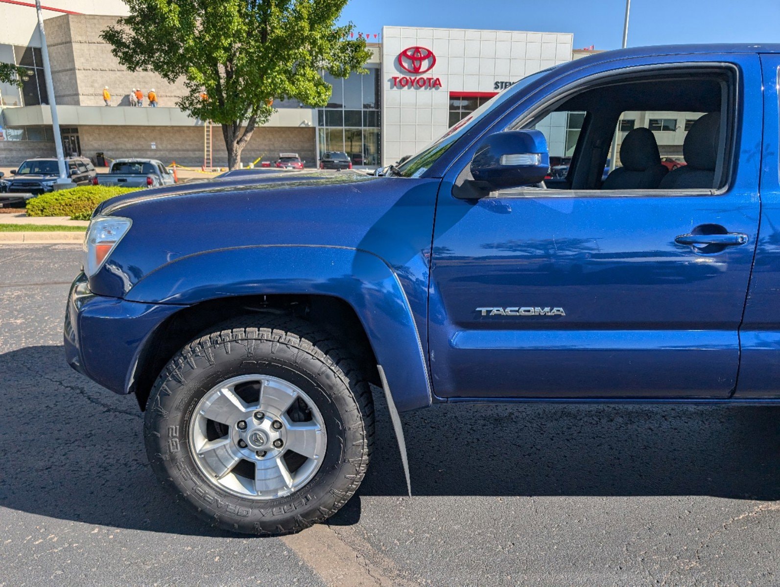 Used 2015 Toyota Tacoma Base with VIN 3TMLU4EN9FM171459 for sale in Lakewood, CO