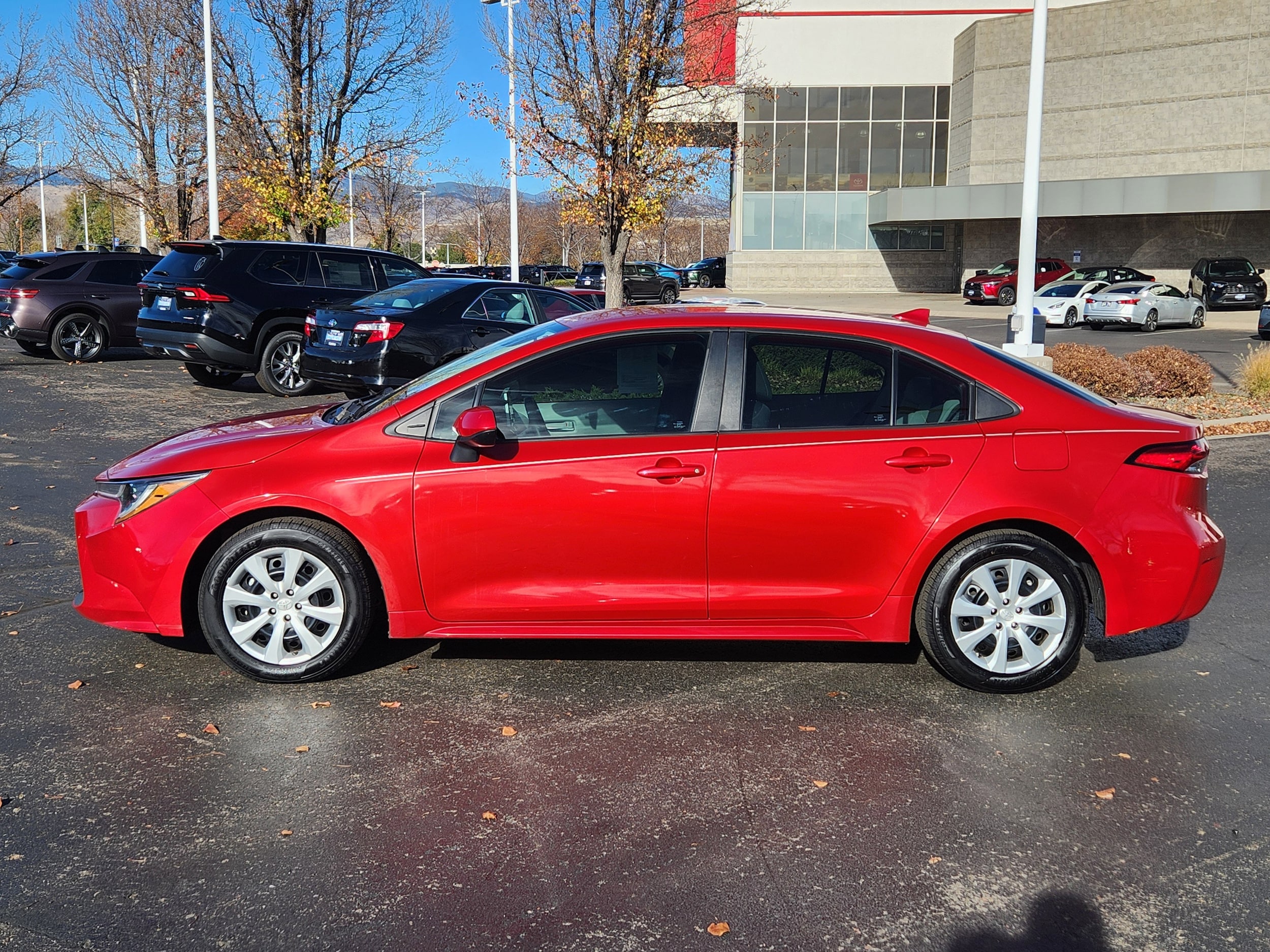 2020 Toyota Corolla LE photo 3