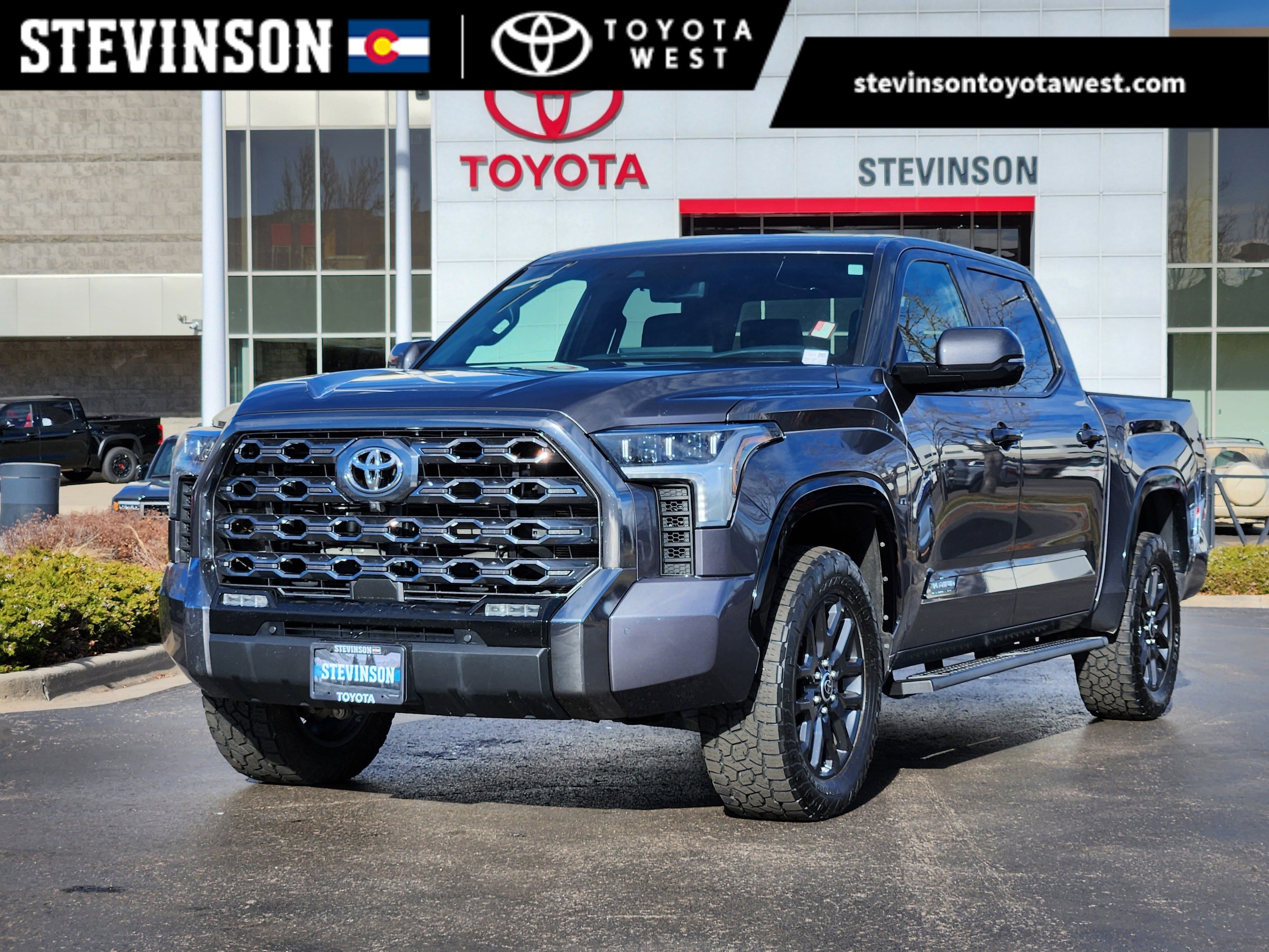 2023 Toyota Tundra Platinum's photo