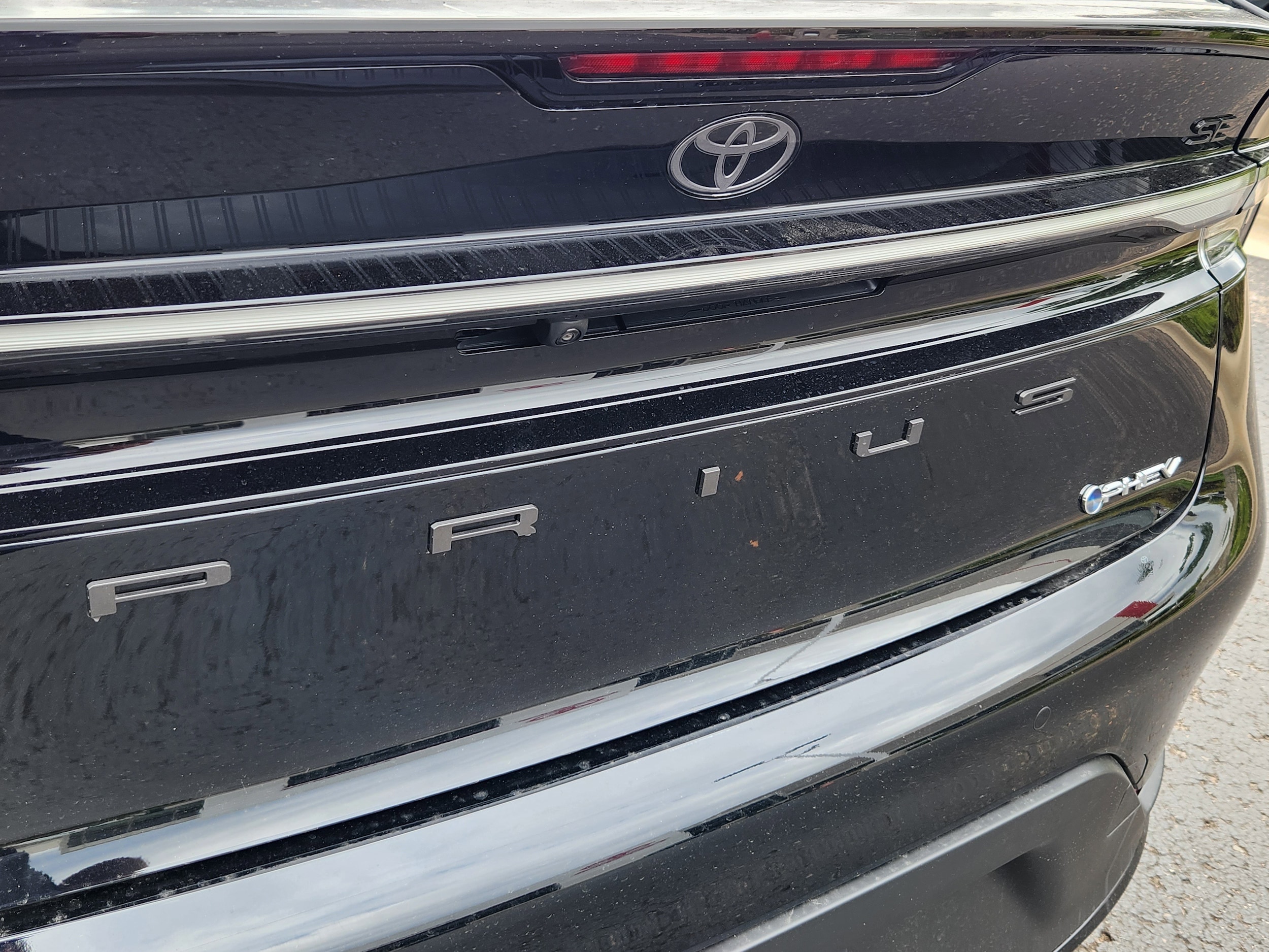 2026 Toyota Prius Plug-in Hybrid SE - Photo 10