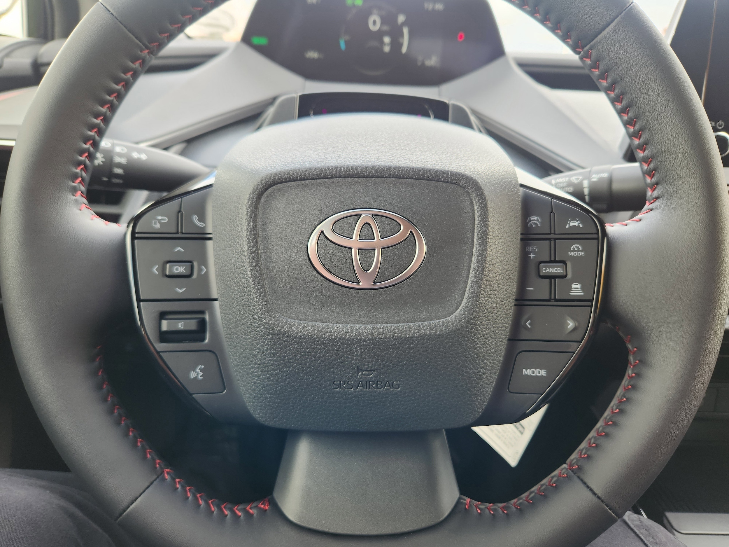 2026 Toyota Prius Plug-in Hybrid SE - Photo 13