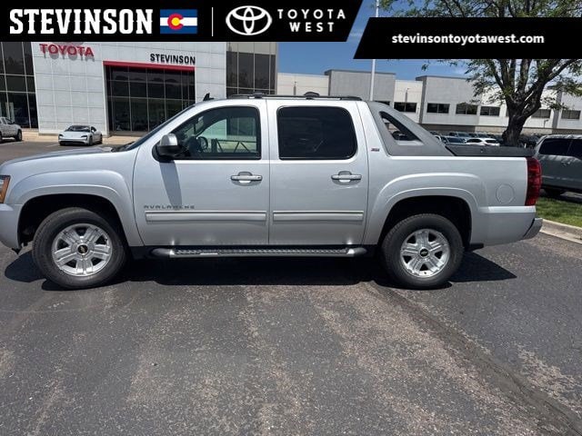 2012 Chevrolet Avalanche's photo