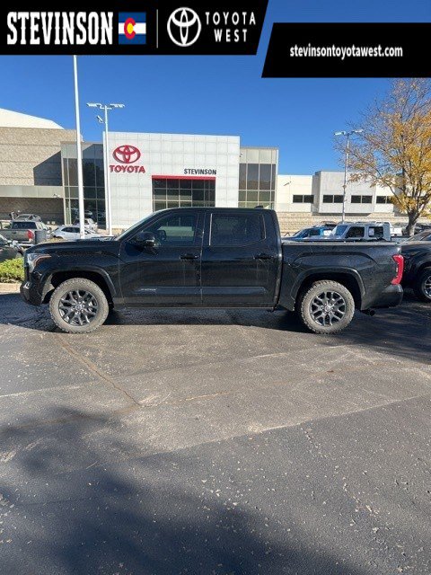 2023 Toyota Tundra Platinum's photo