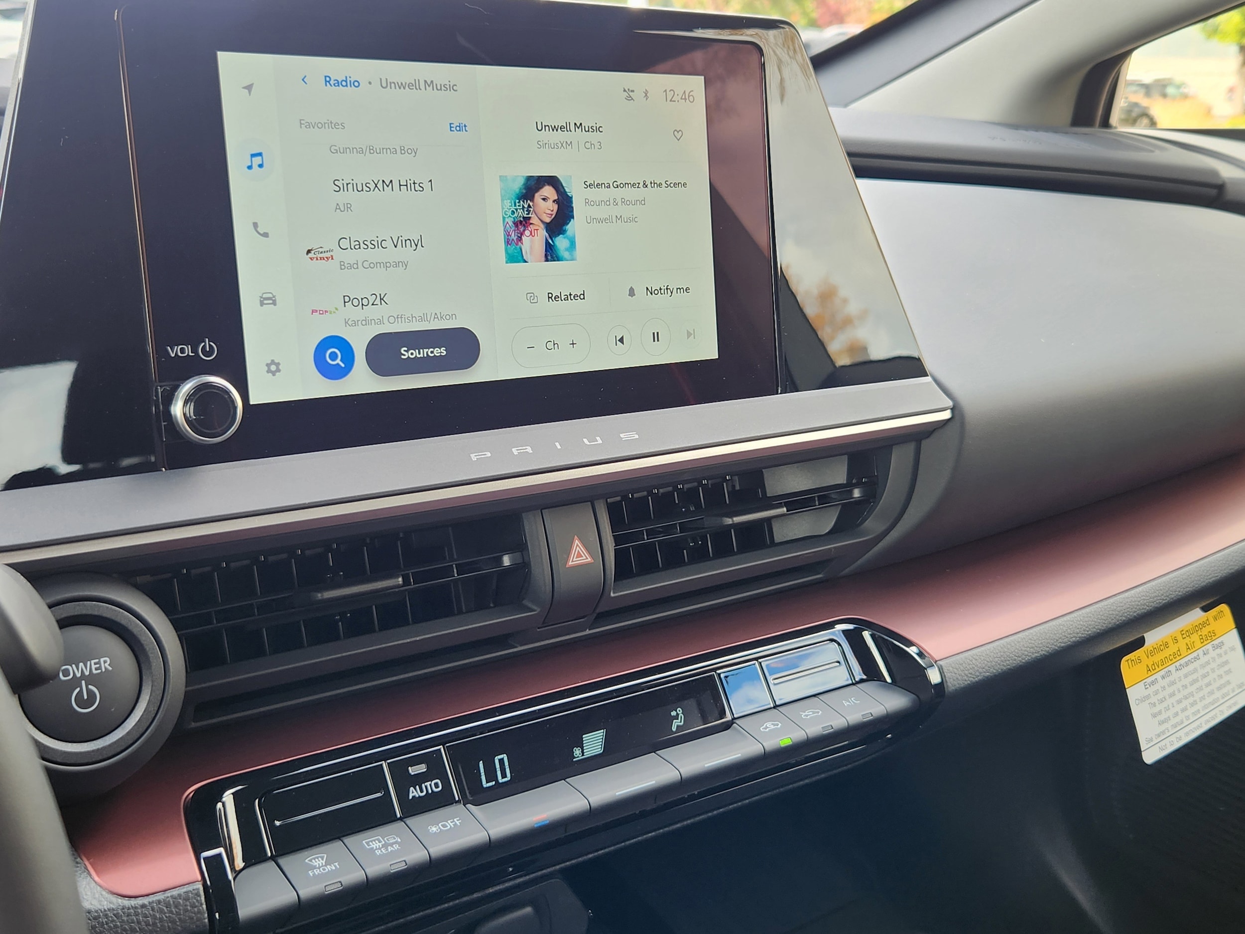 2026 Toyota Prius Plug-in Hybrid SE - Photo 15