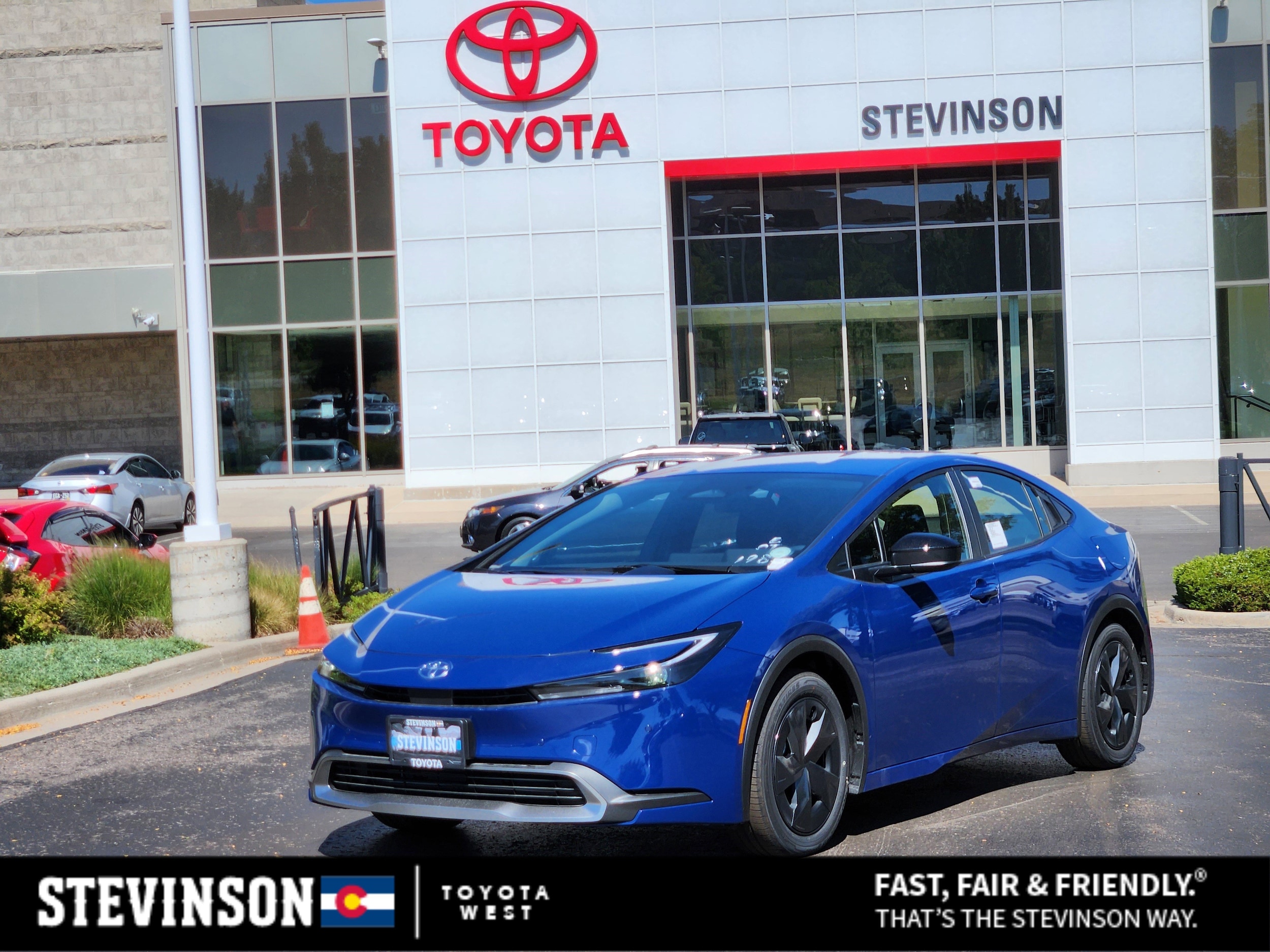2026 Toyota Prius SE's photo