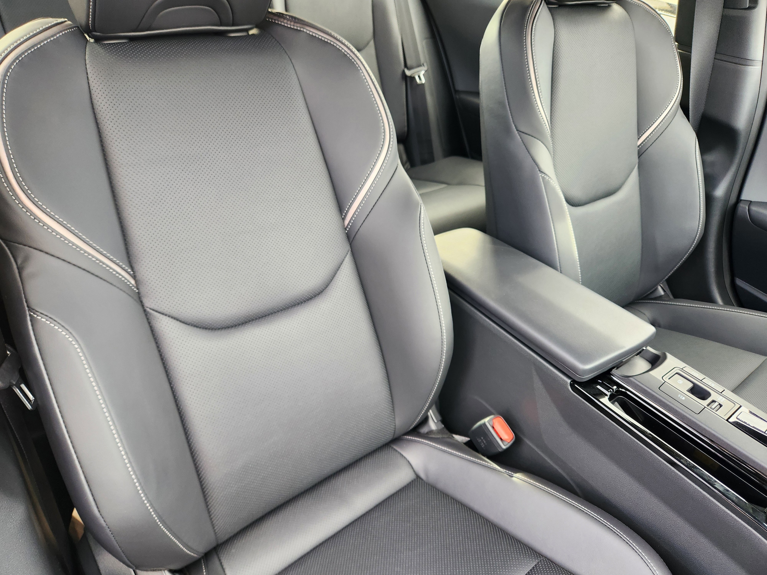 2026 Toyota Prius Limited - Photo 27