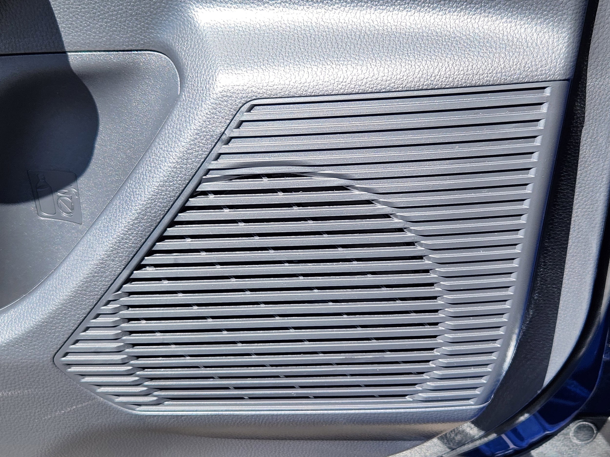 2026 Toyota Prius Plug-in Hybrid SE - Photo 27