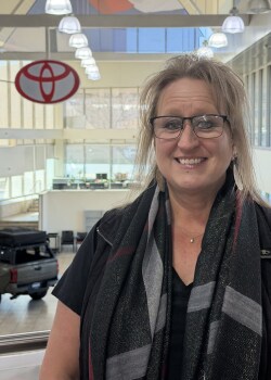 Staff member Dawn Shive from ID_375f078d9faa