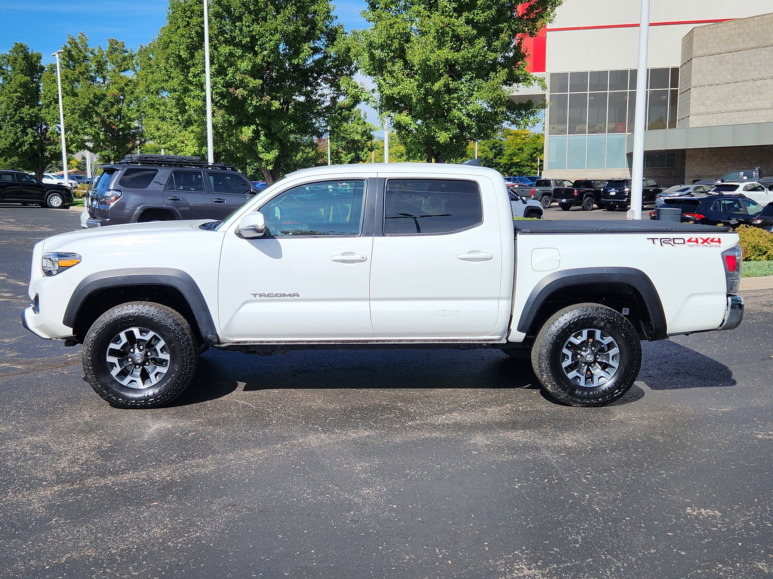 2023 Toyota Tacoma TRD V6 photo 3