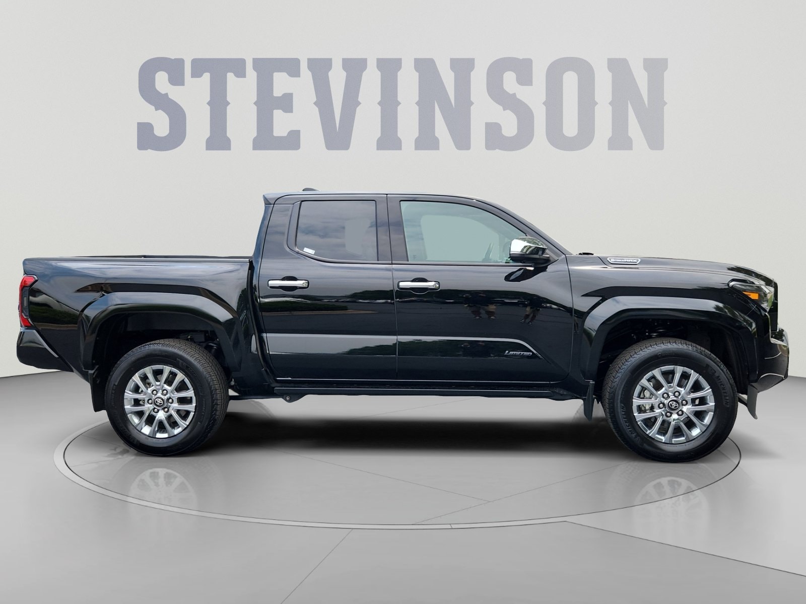 2025 Toyota Tacoma Limited - Photo 6
