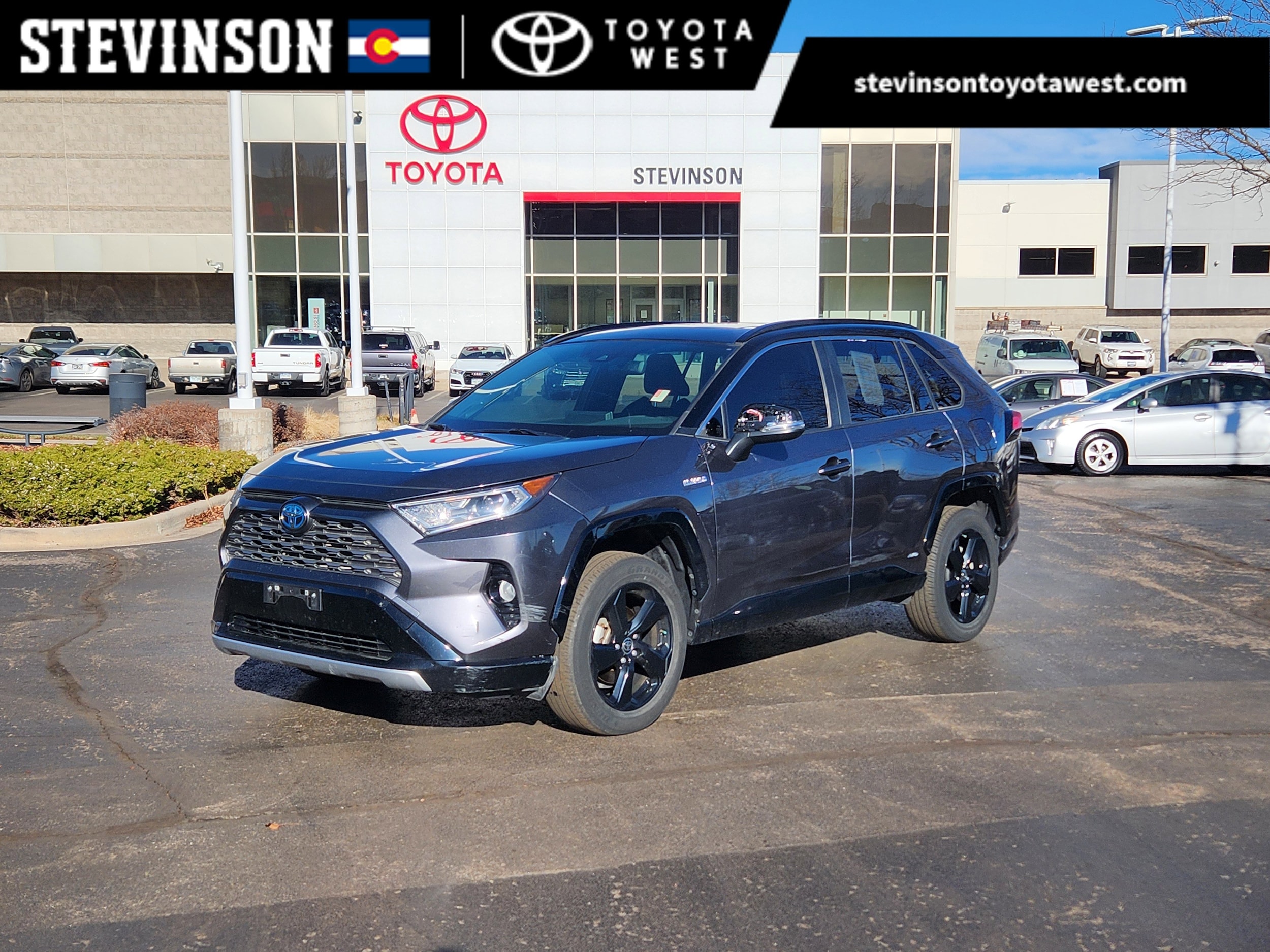 2021 Toyota RAV4 XSE's photo