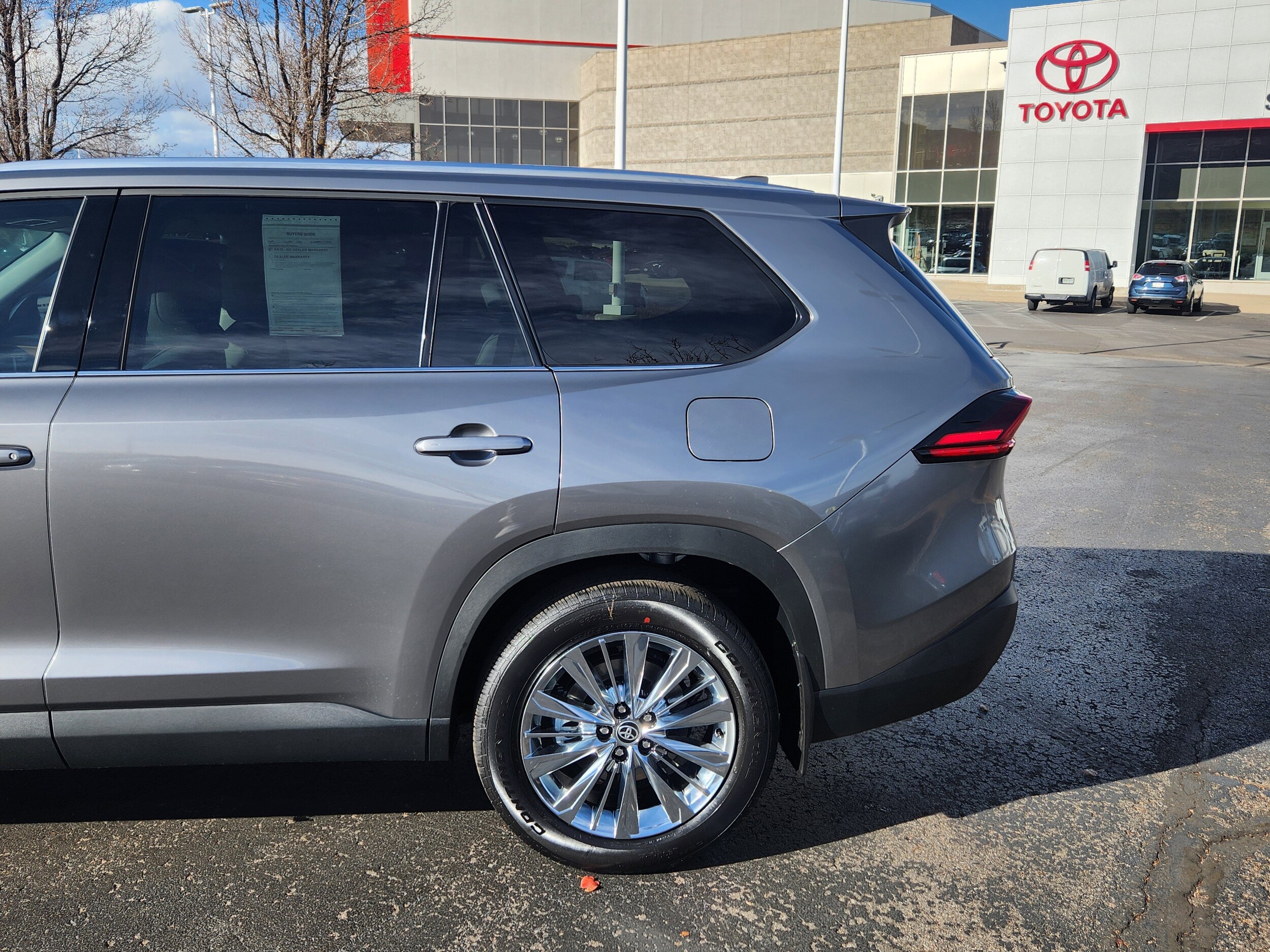 2026 Toyota Grand Highlander Platinum photo 2