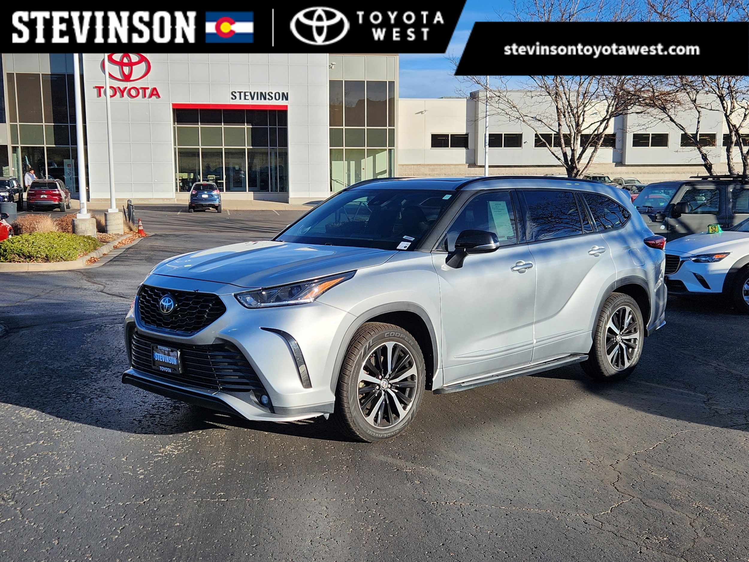2022 Toyota Highlander XSE's photo