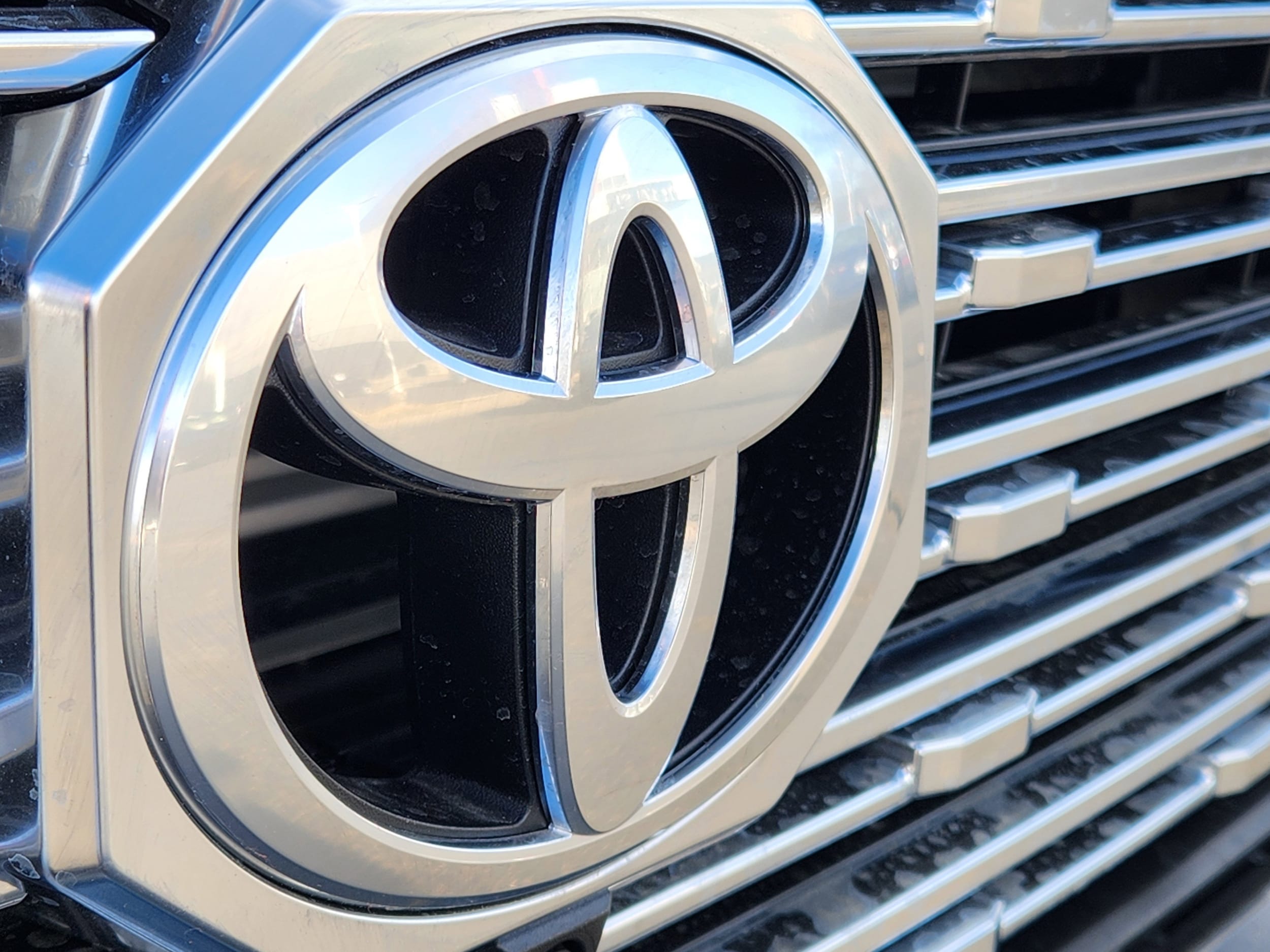 2026 Toyota Tacoma Limited - Photo 10