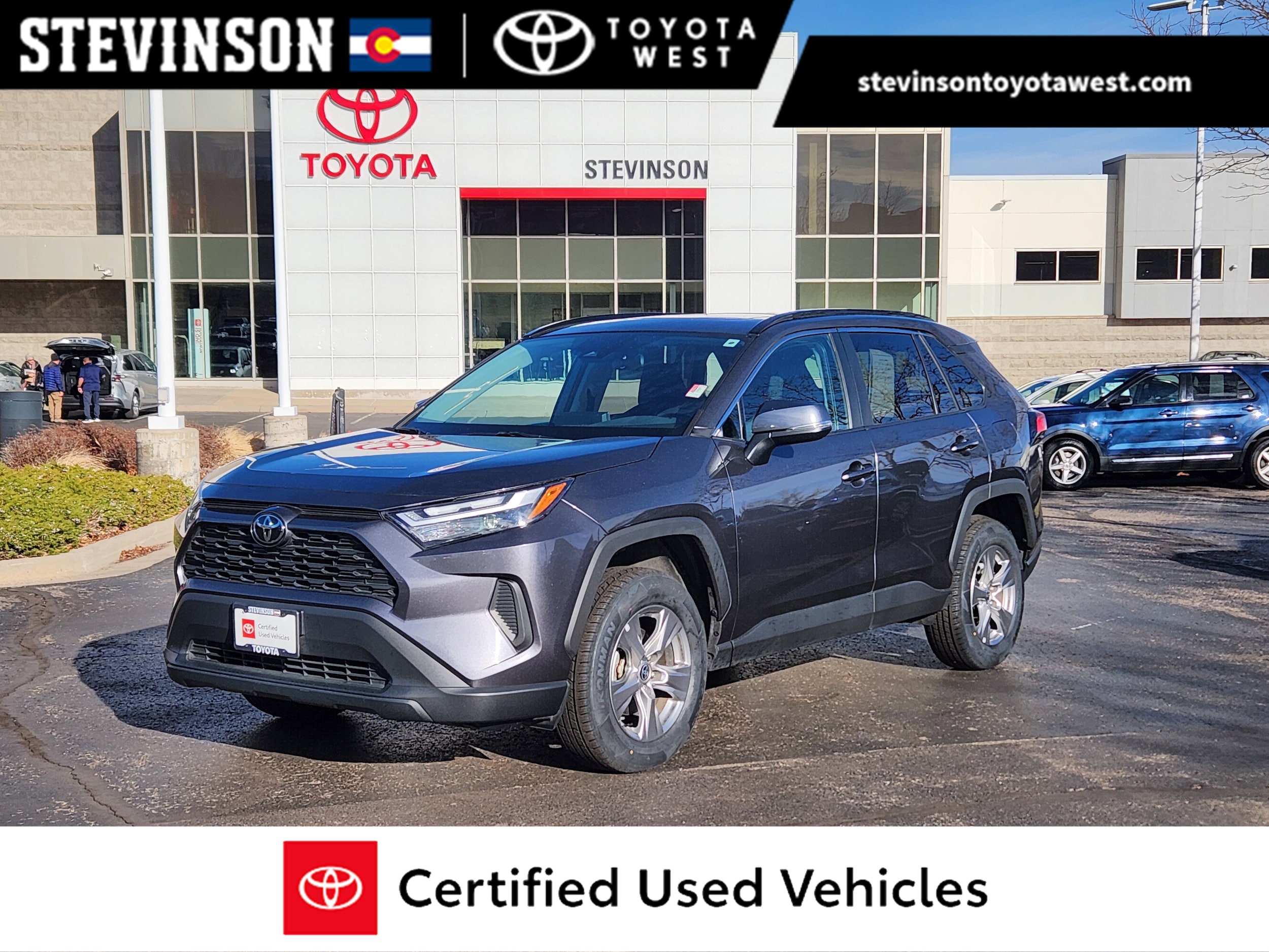 2024 Toyota RAV4 XLE's photo