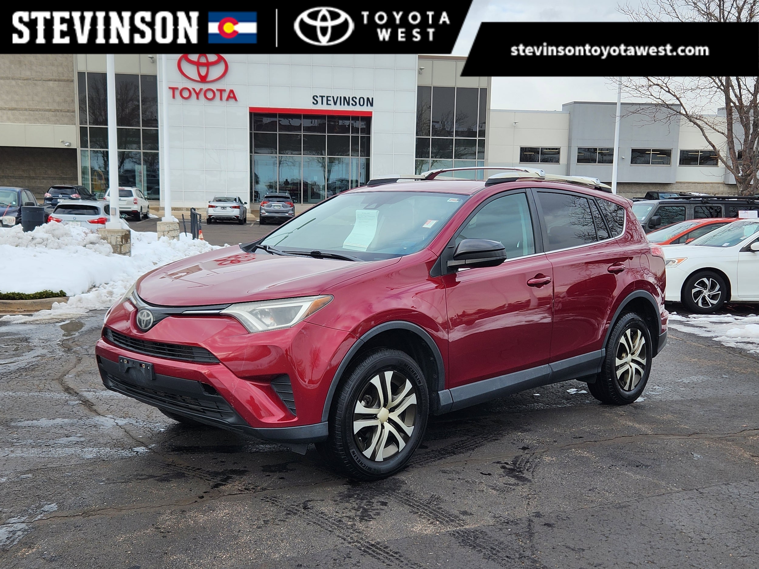 2018 Toyota RAV4 LE's photo