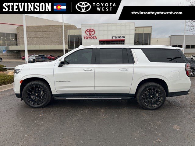 2023 Chevrolet Suburban Premier's photo