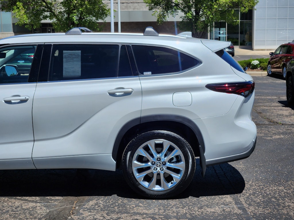 Certified 2026 Toyota Highlander Hybrid Limited SUV