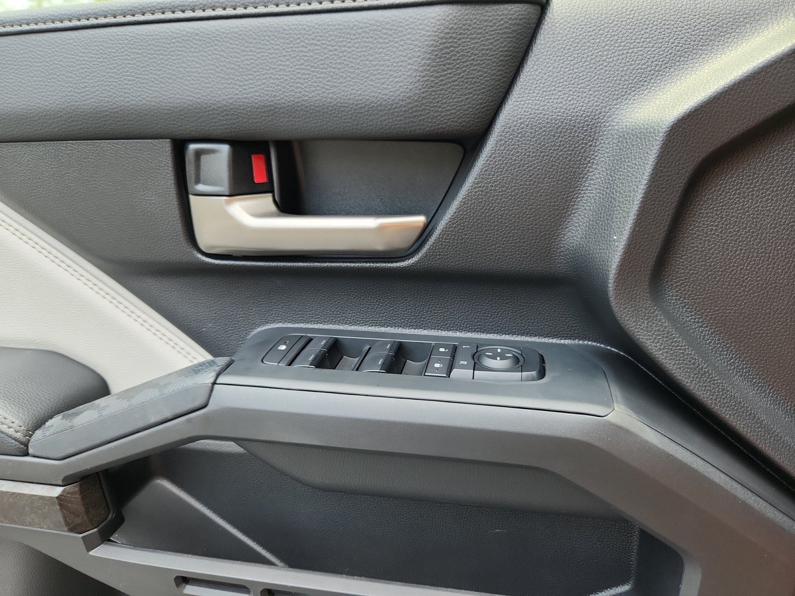 2025 Toyota Tacoma Limited - Photo 13