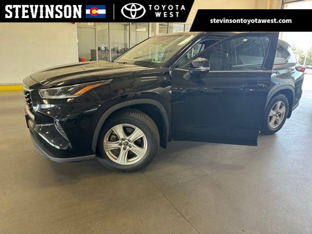 2021 Toyota Highlander LE 4x4 V6's photo