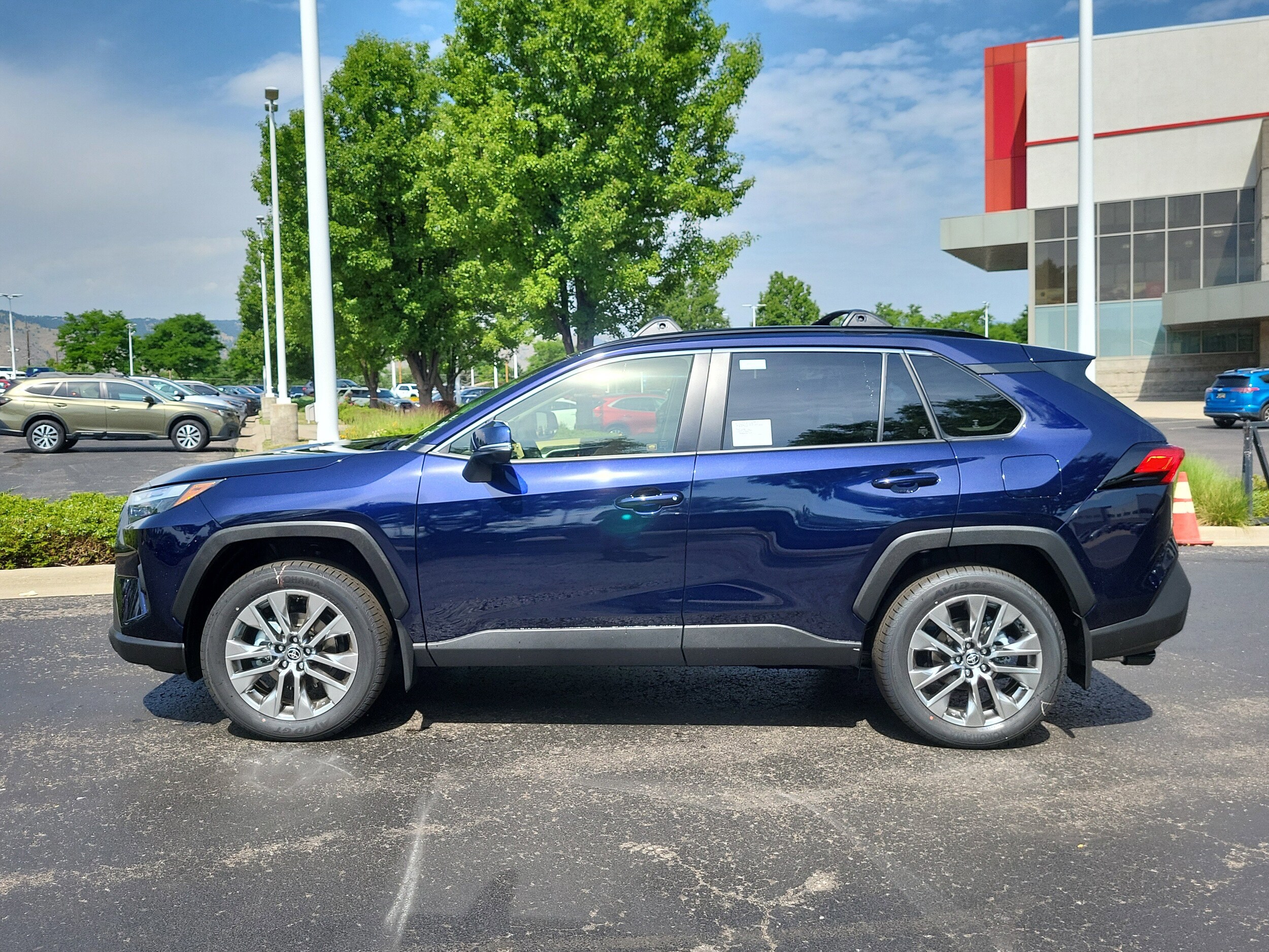 2025 Toyota RAV4 XLE Premium photo 2
