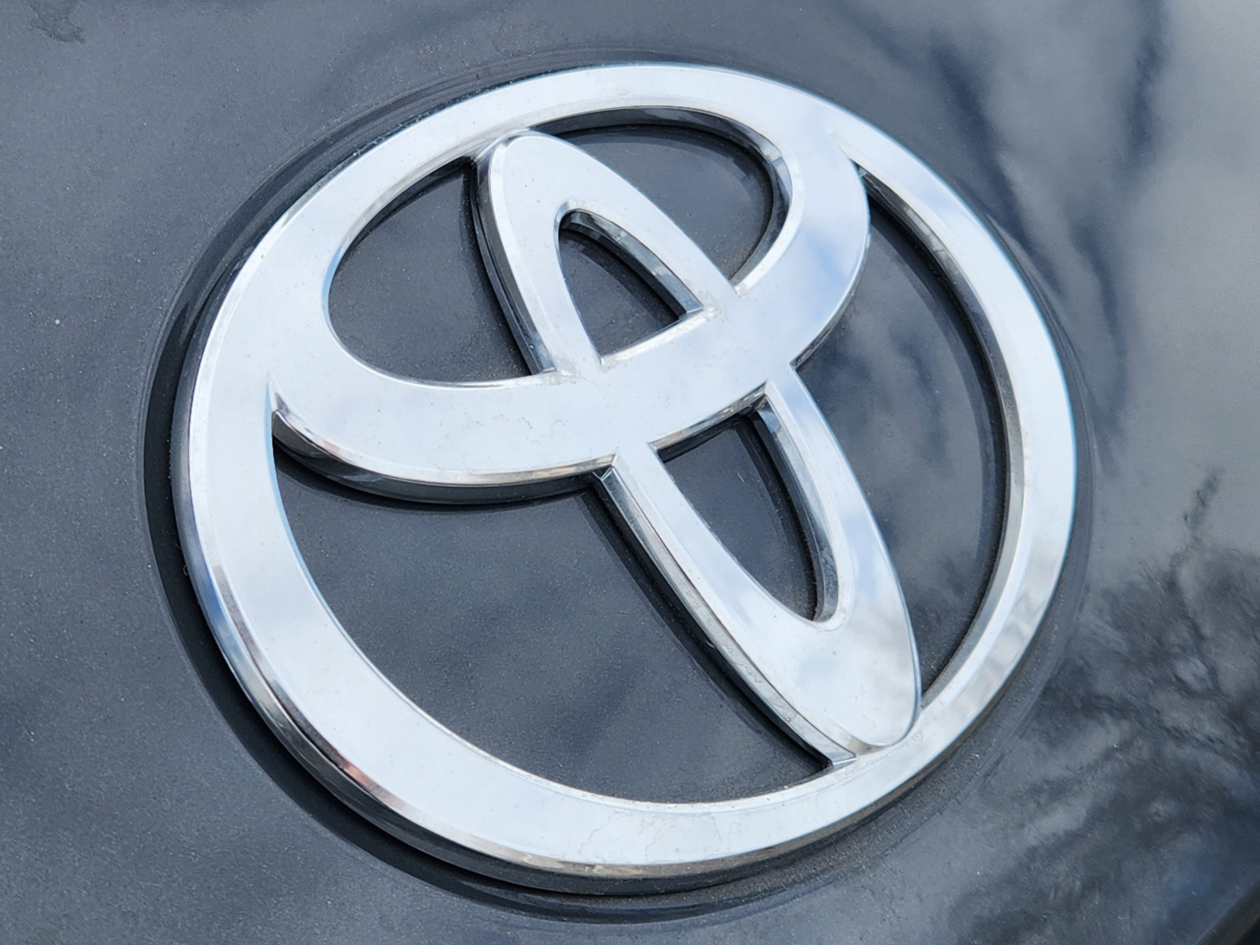 2026 Toyota Prius Limited - Photo 10