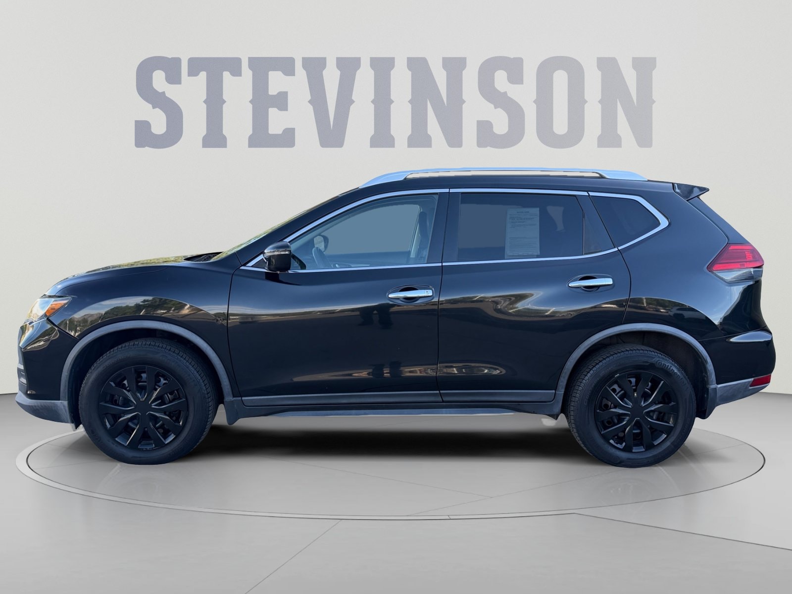 Used 2017 Nissan Rogue S with VIN KNMAT2MV8HP558372 for sale in Lakewood, CO