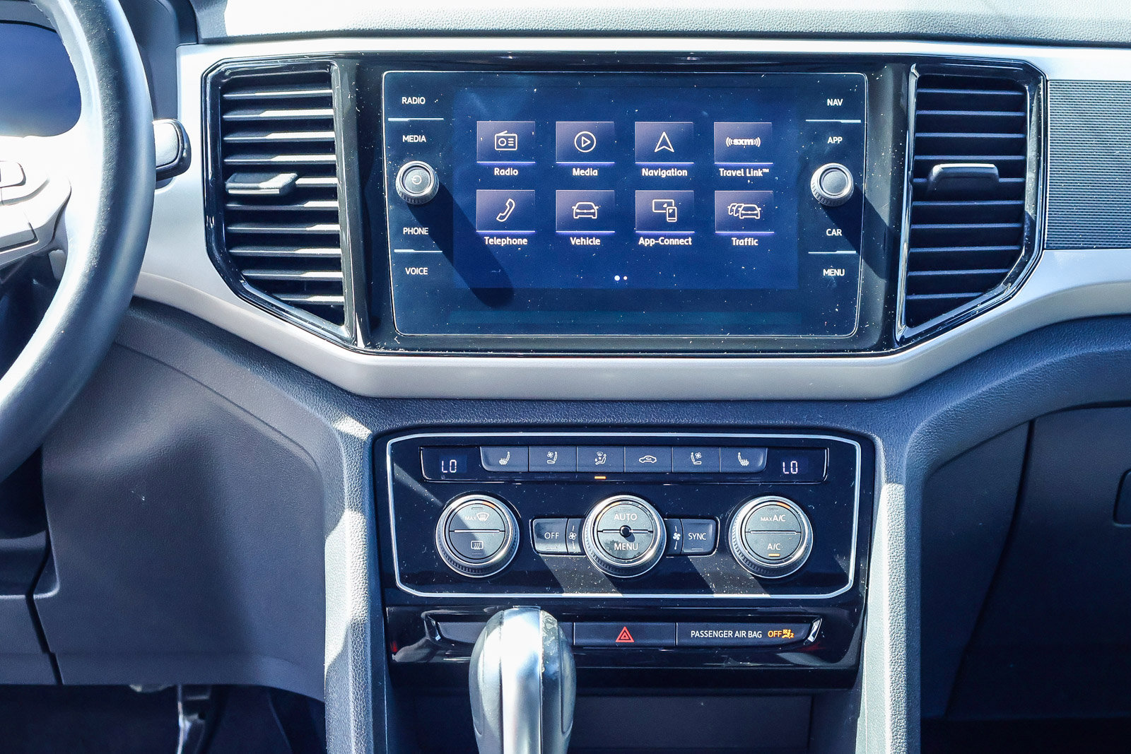 2020 Volkswagen Atlas Cross Sport 3.6L V6 SEL Premium 4MOTION photo 3