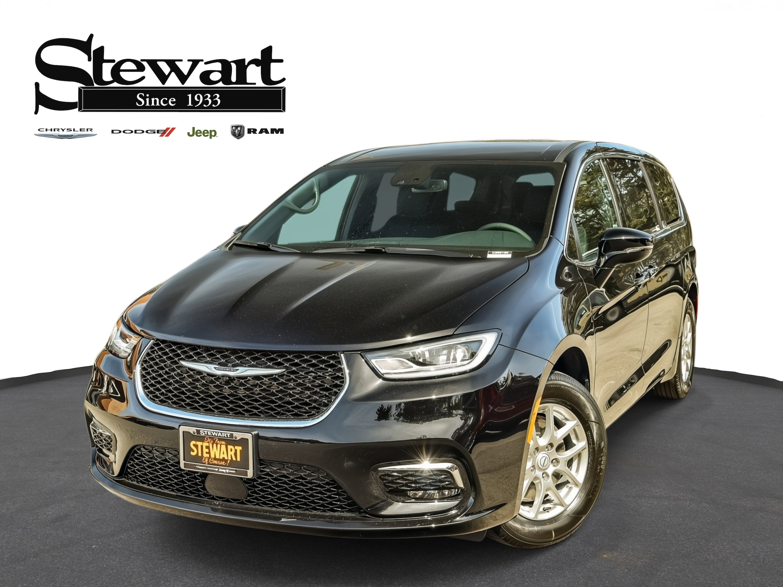 2026 Chrysler Pacifica Select's photo
