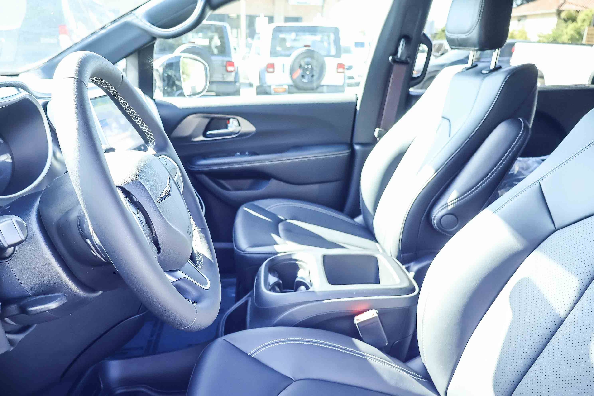 2026 Chrysler Pacifica SELECT — 第 15 张照片，共 34 张