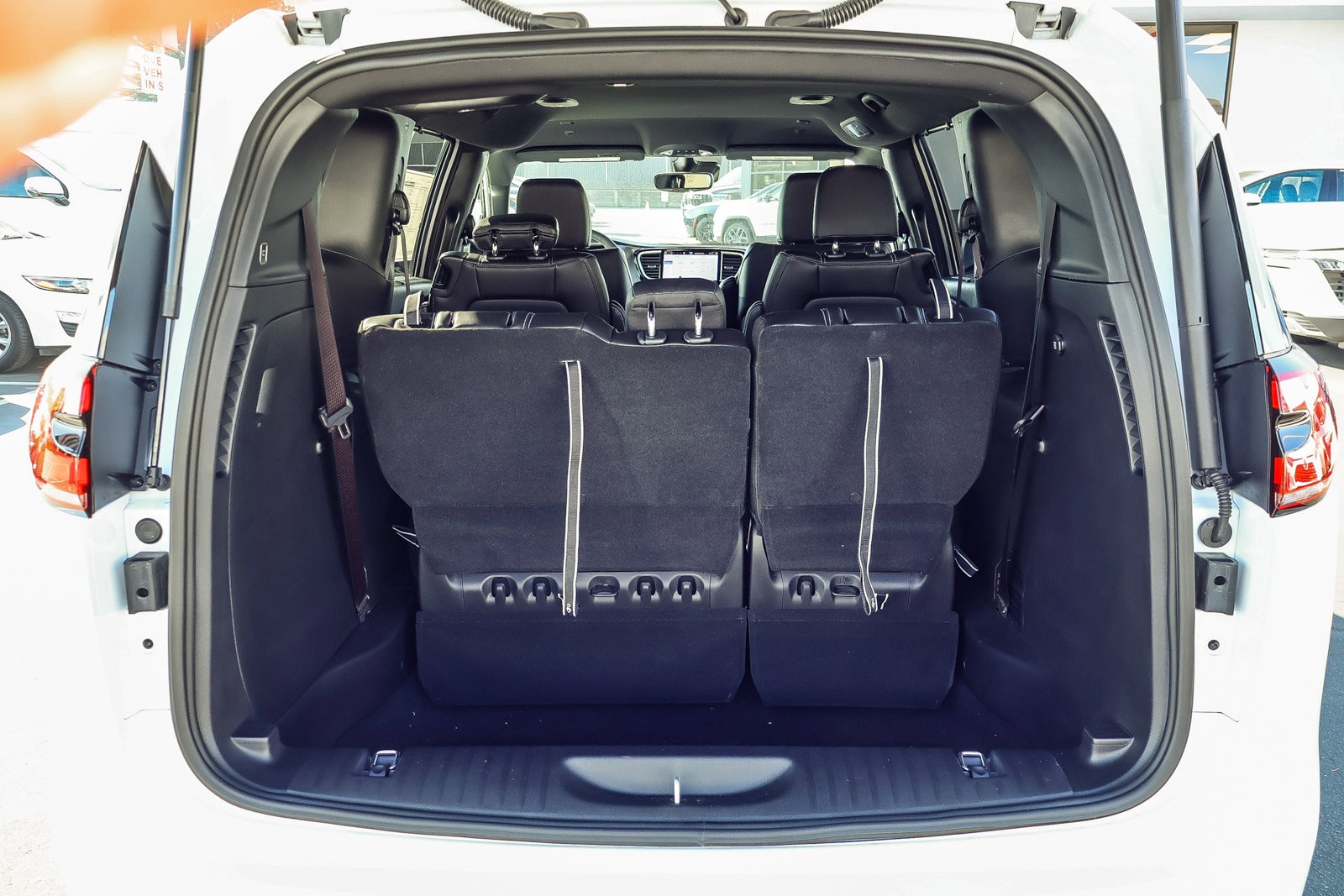2026 Chrysler Pacifica Select - Photo 18
