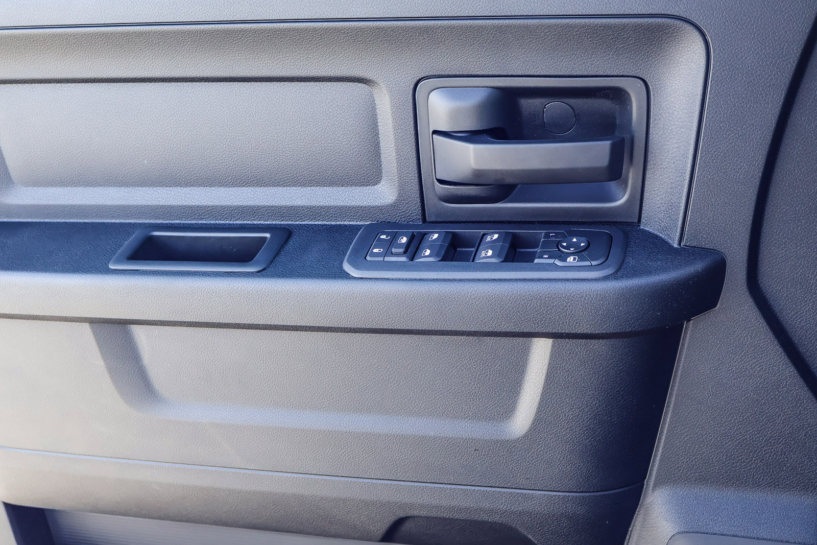 2026 Ram 2500 TRADESMAN CREW CAB 4X4 — photo 12 of 32