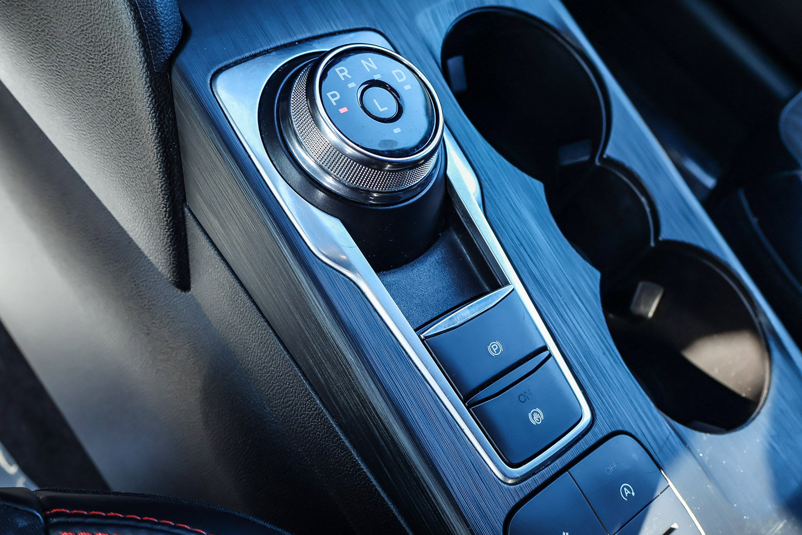 2023 Ford Escape ST-Line photo 3