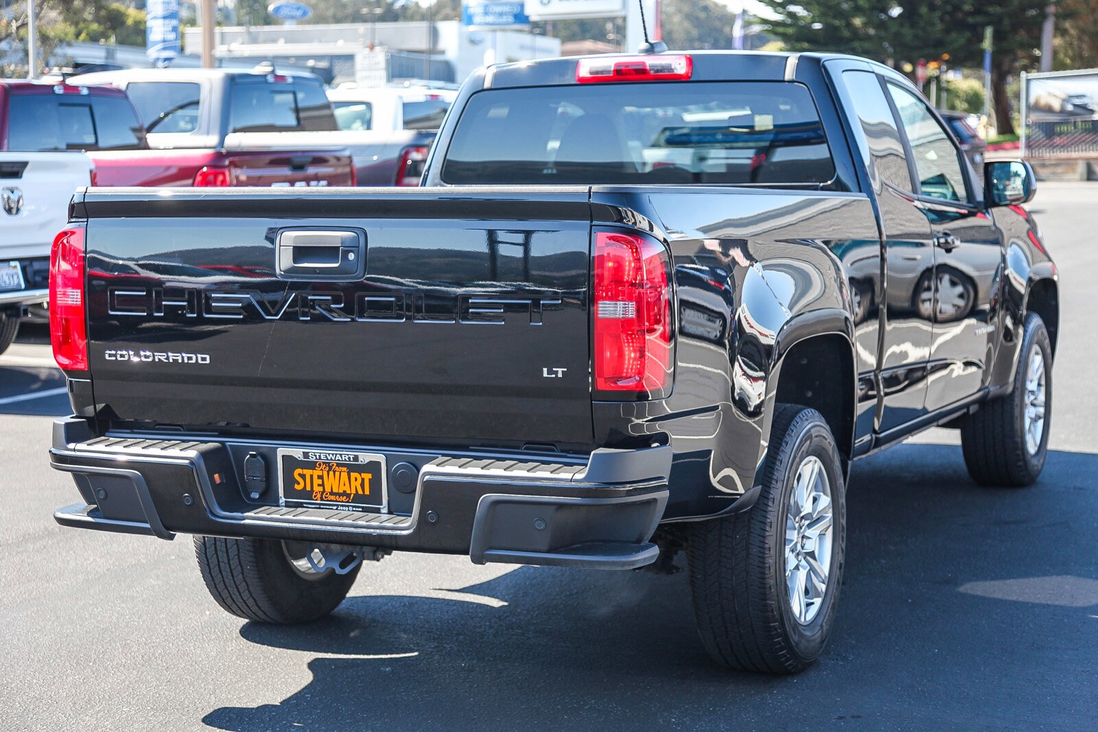 2021 Chevrolet Colorado LT photo 2