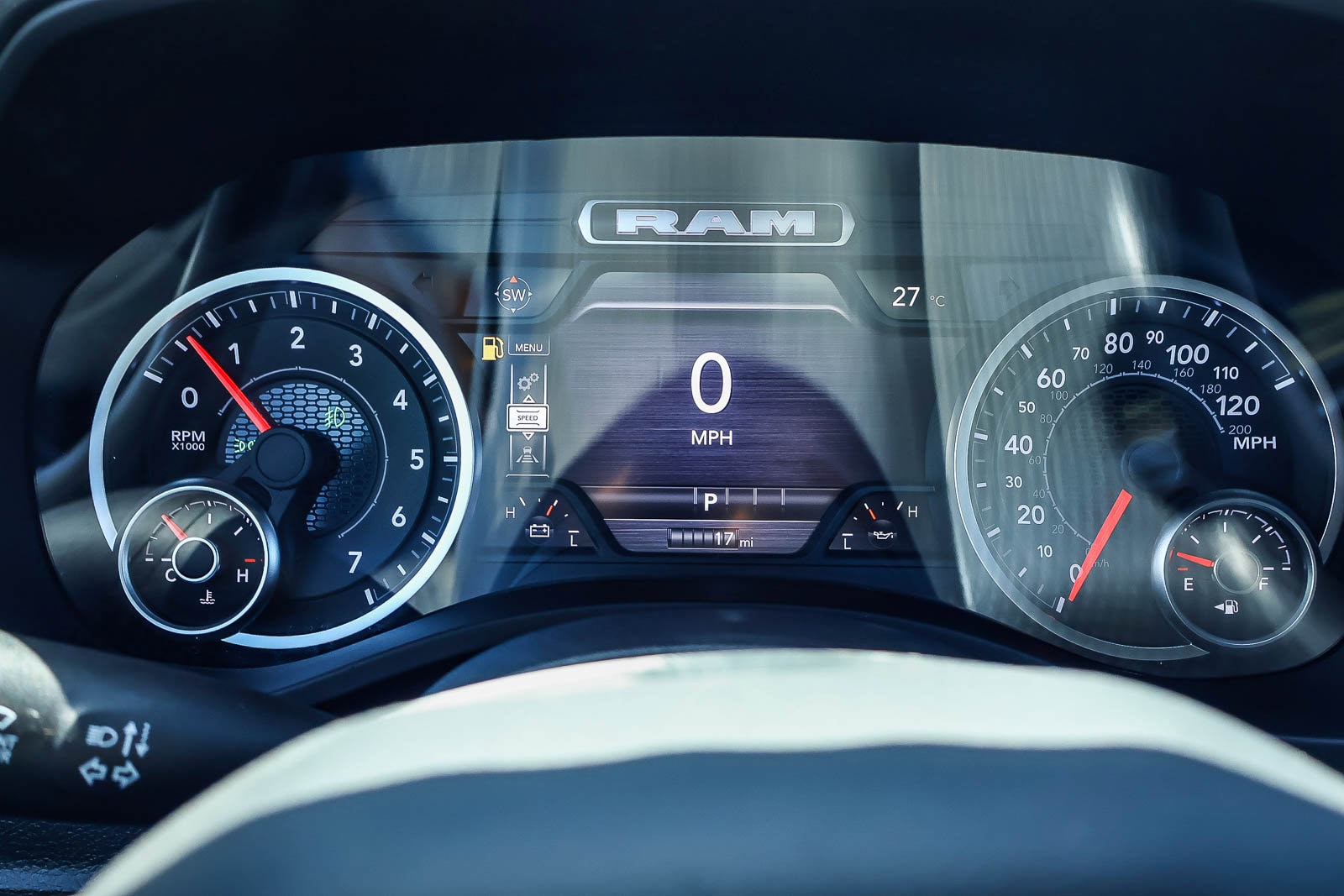 2026 Ram 1500 TRADESMAN CREW CAB 4X4 — foto 12 de 30