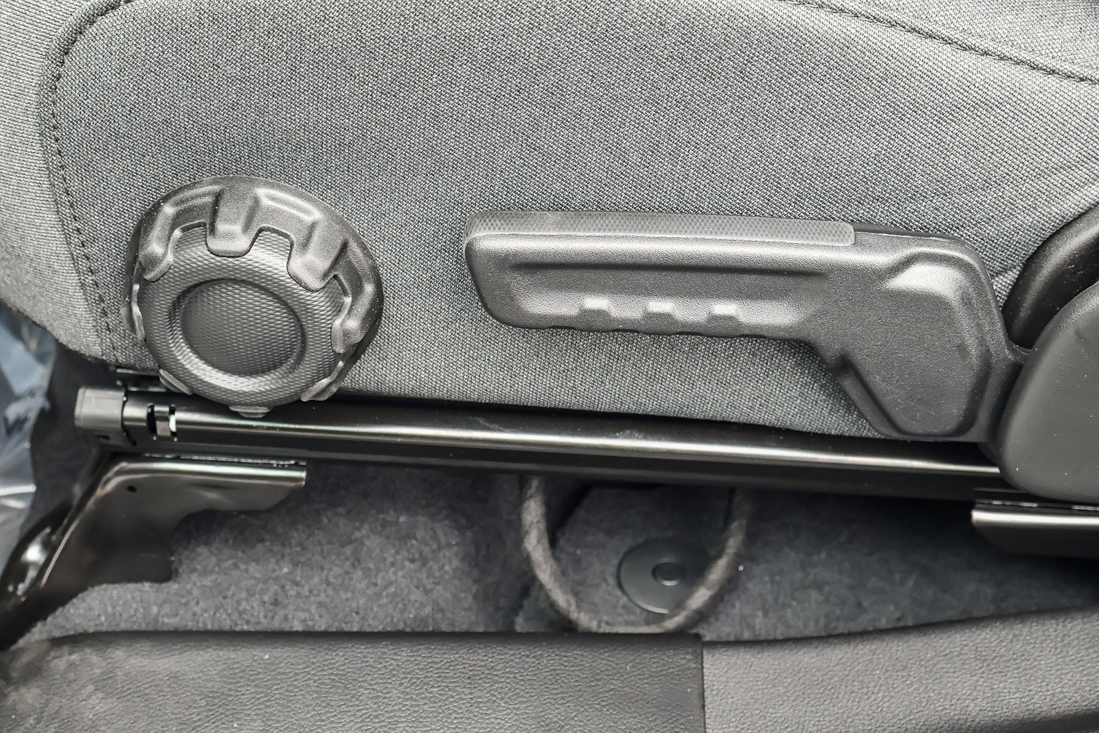 2026 Jeep Wrangler 4-DOOR SPORT — photo 13 of 32
