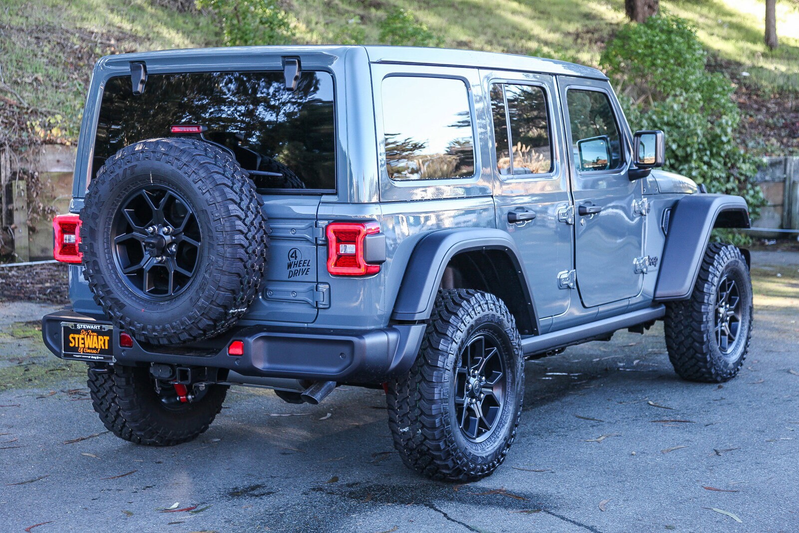 2025 Jeep Wrangler Willys photo 4