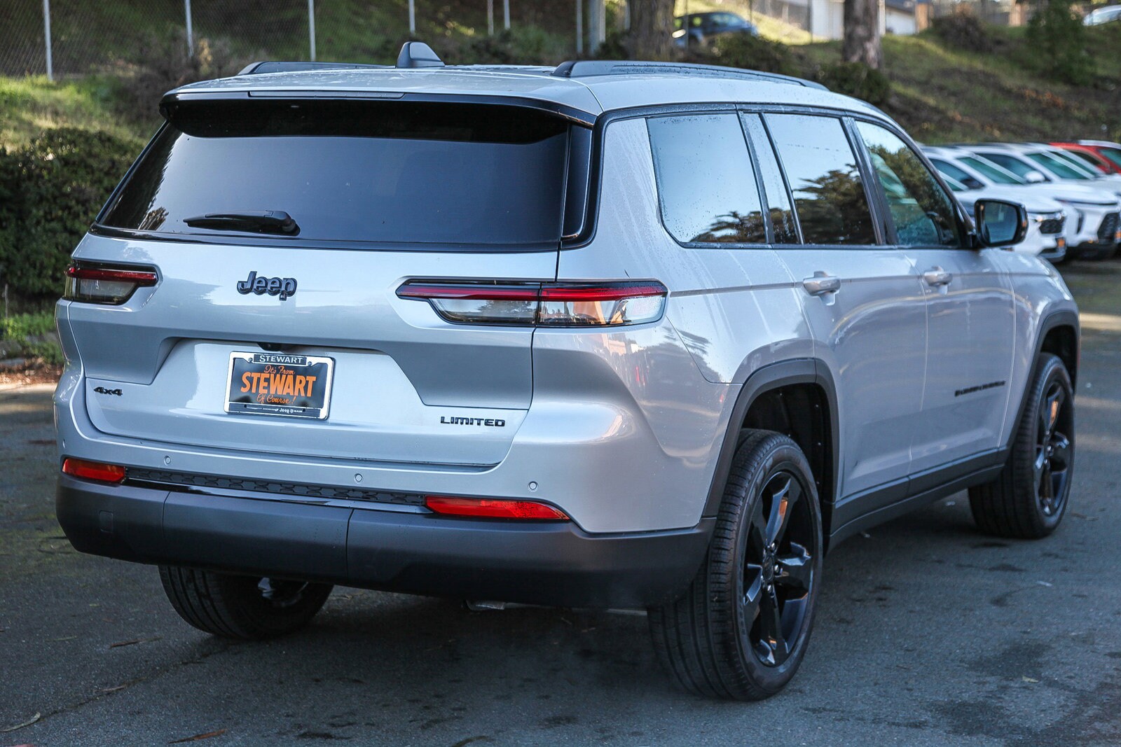 2025 Jeep Grand Cherokee Limited photo 4