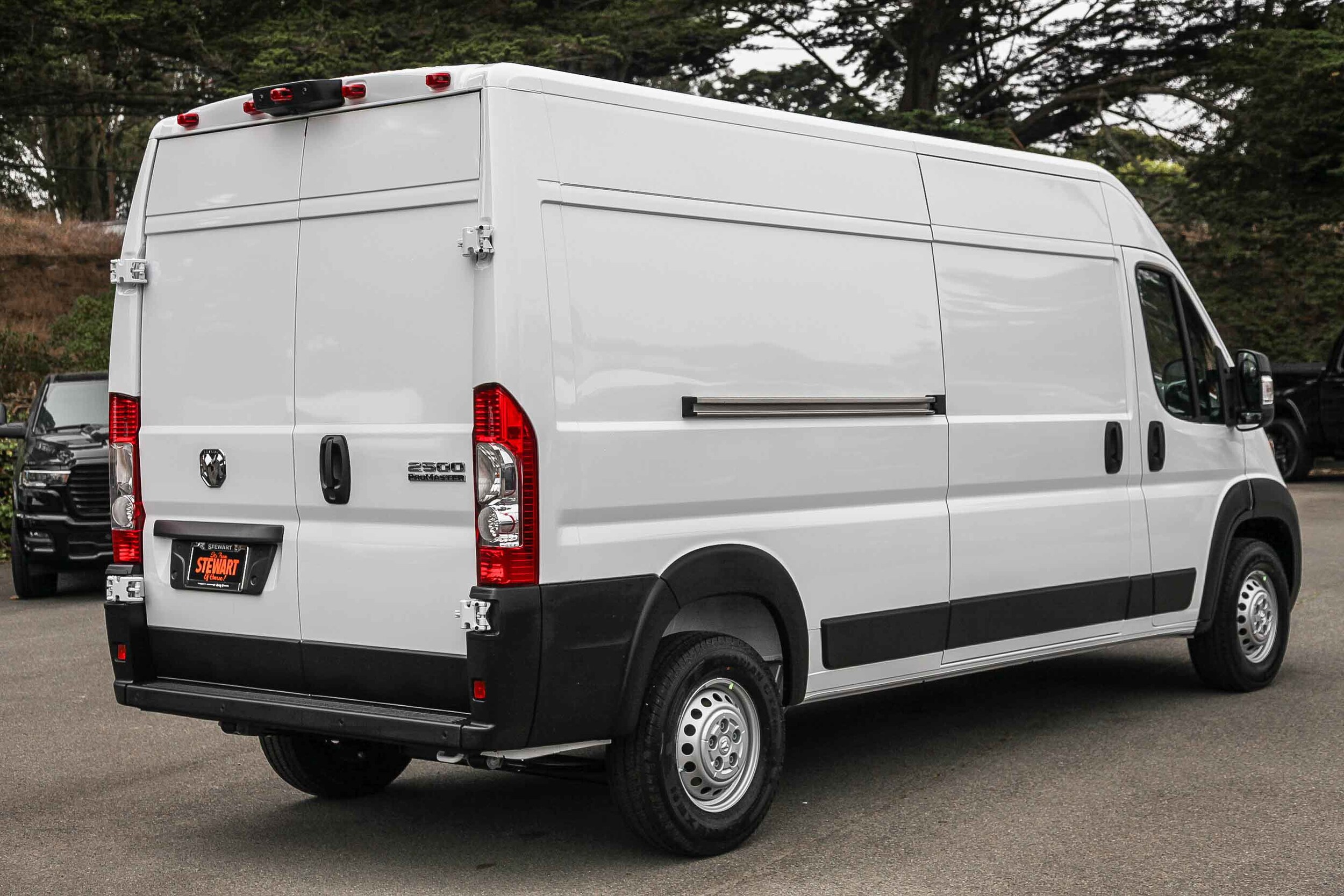 2026 Ram ProMaster 2500 Cargo Van photo 2