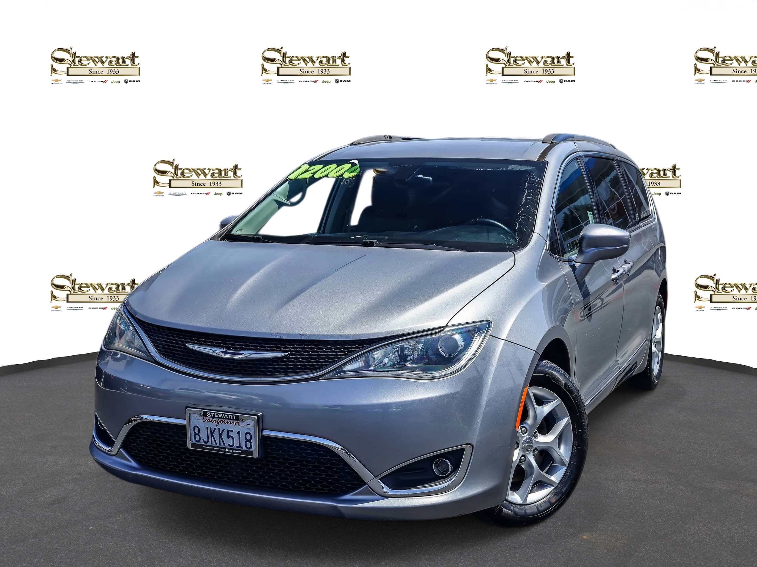 2017 Chrysler Pacifica Touring-L's photo