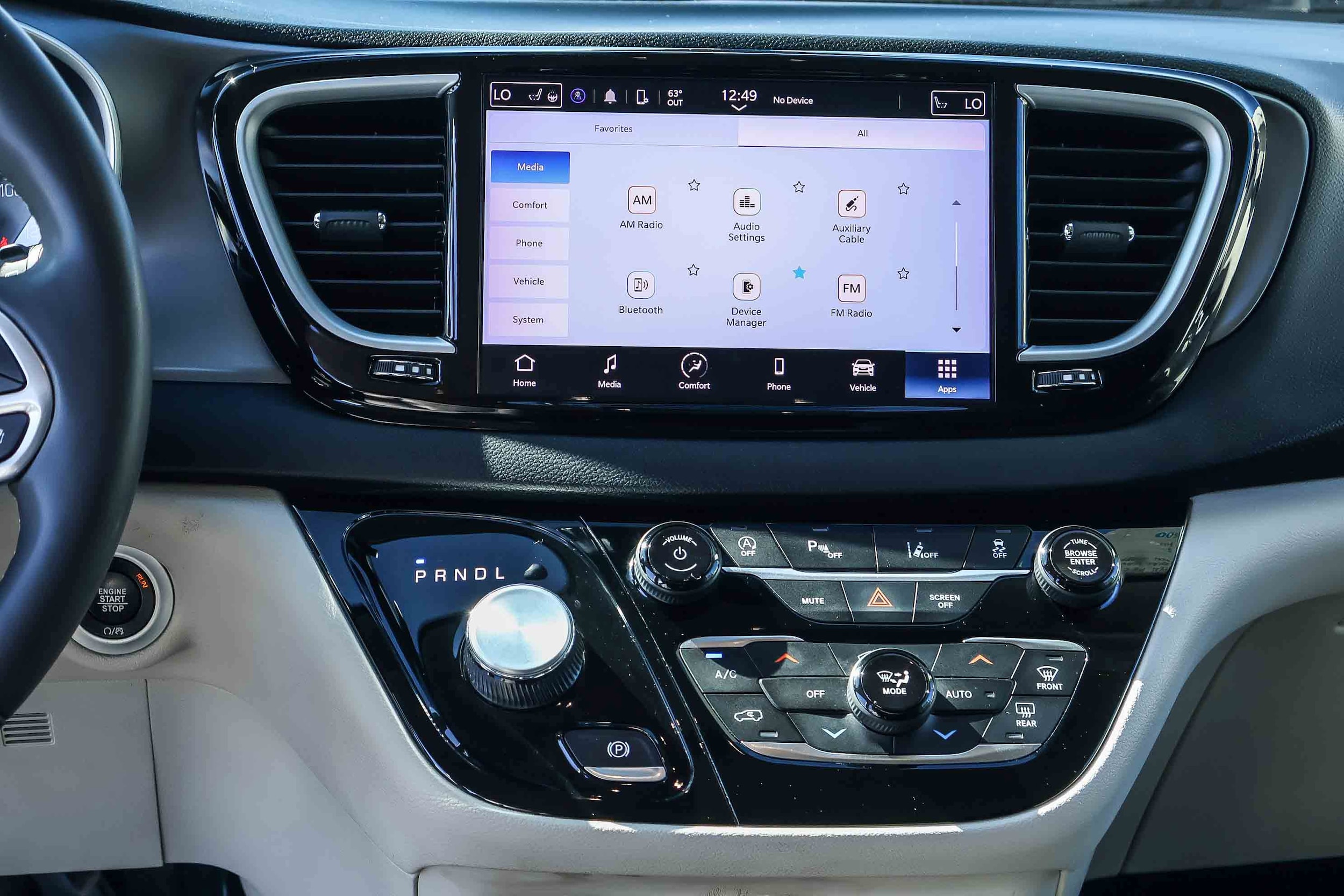 2023 Chrysler Pacifica Touring L photo 3