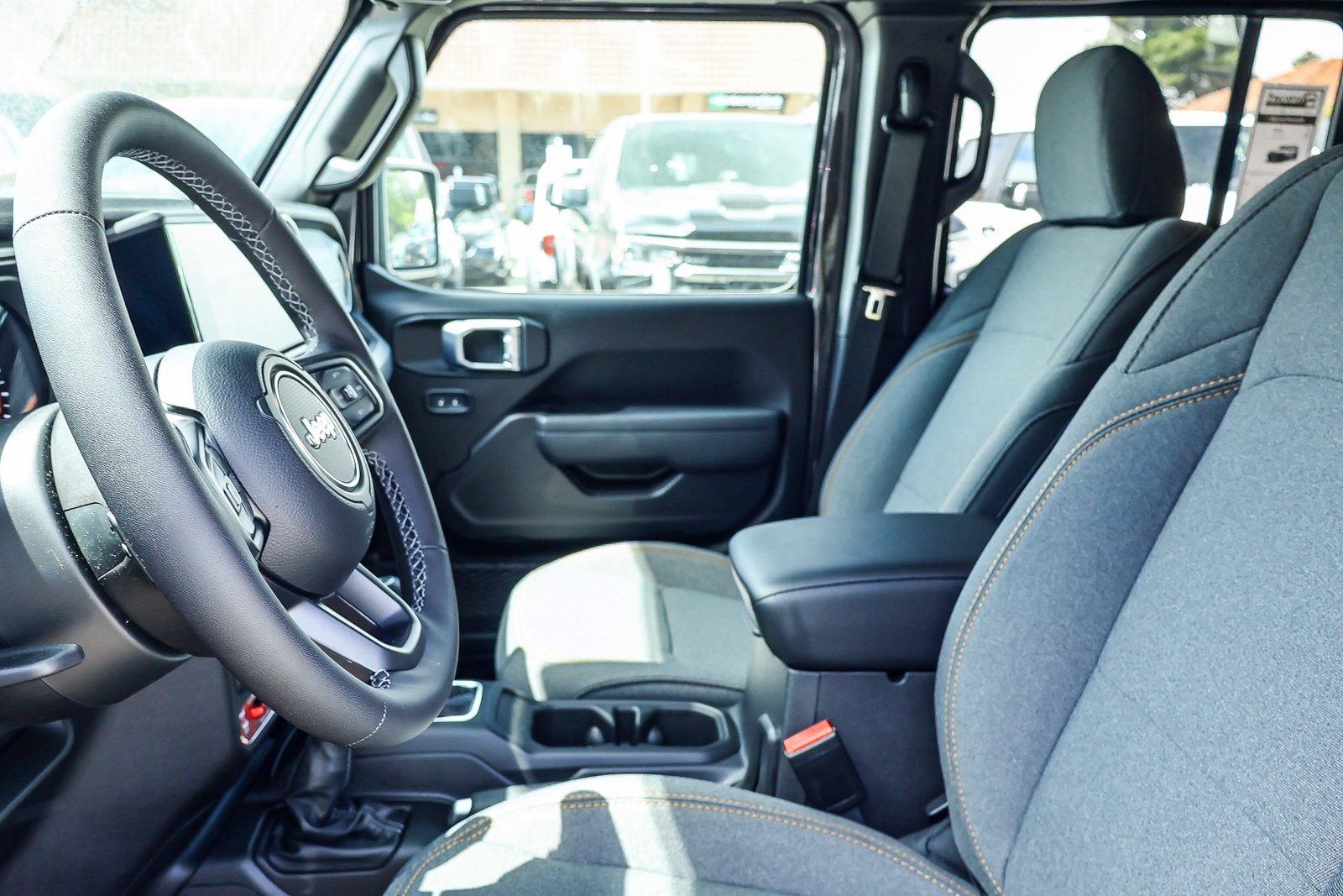 2026 Jeep Wrangler 4-DOOR SPORT — photo 14 of 31