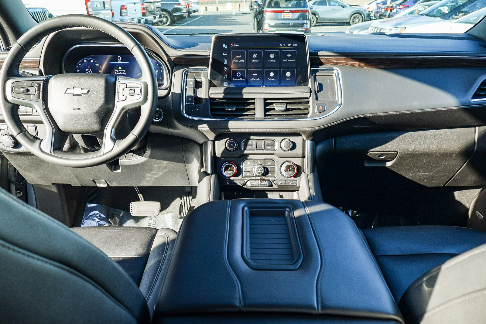 2024 Chevrolet Suburban LT photo 3