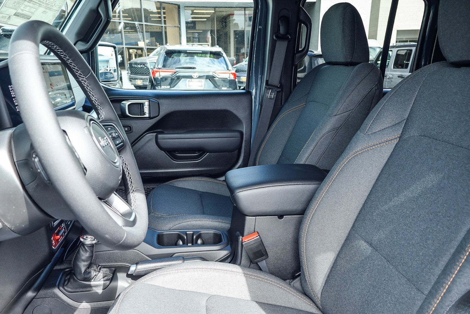 2026 Jeep Wrangler 4-DOOR SPORT — photo 15 of 32