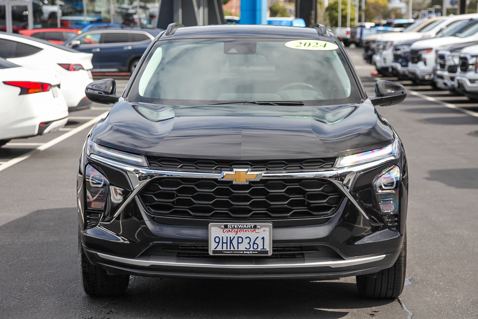 2024 Chevrolet Trax LT photo 2