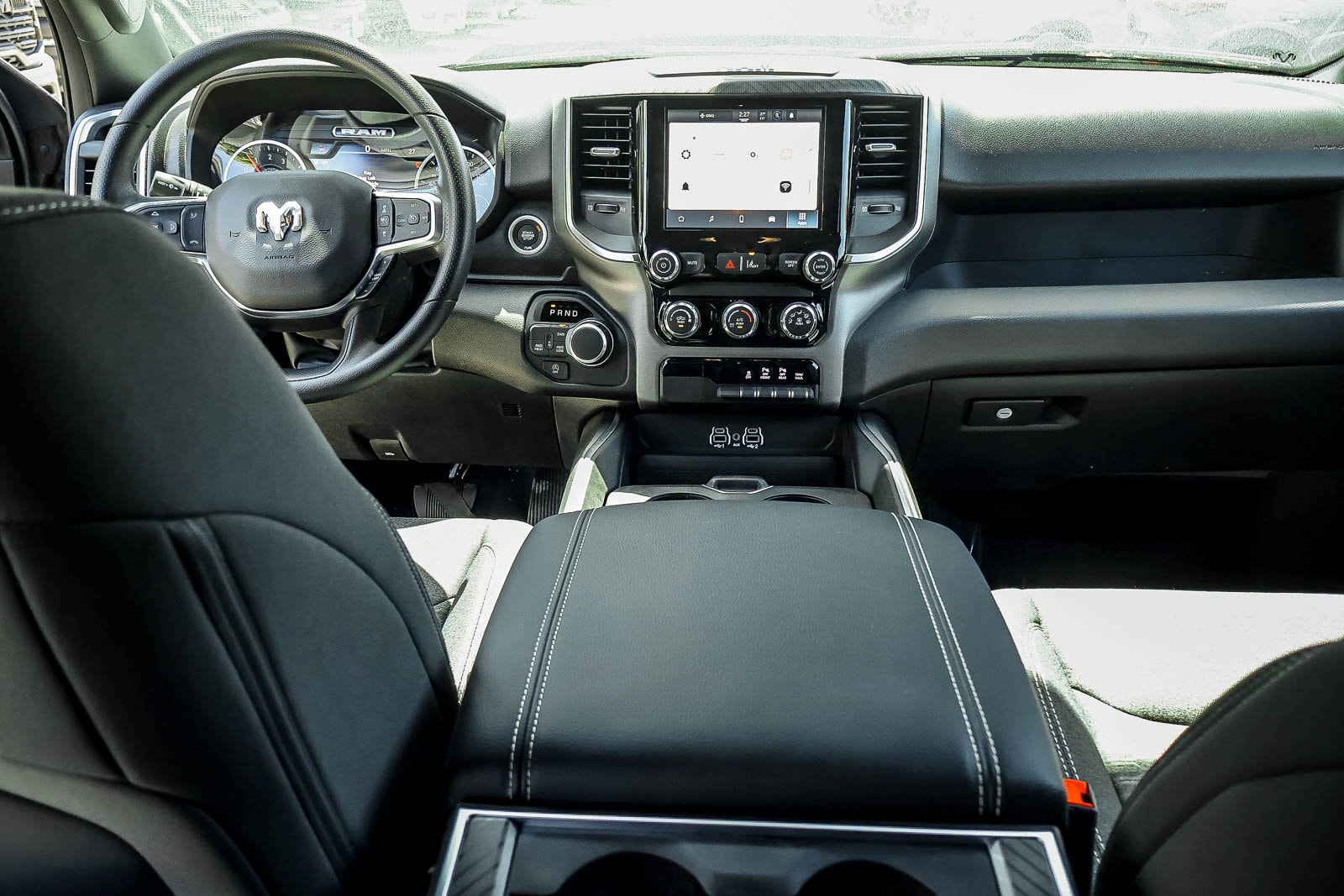 2026 Ram 1500 TRADESMAN CREW CAB 4X4 — foto 7 de 30