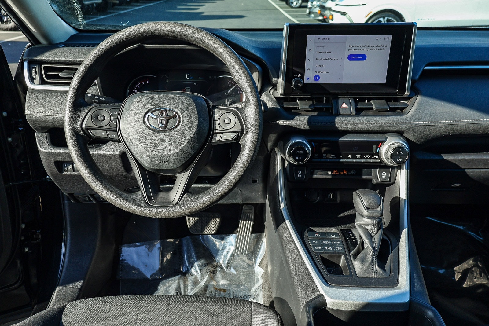 2024 Toyota RAV4 XLE photo 2