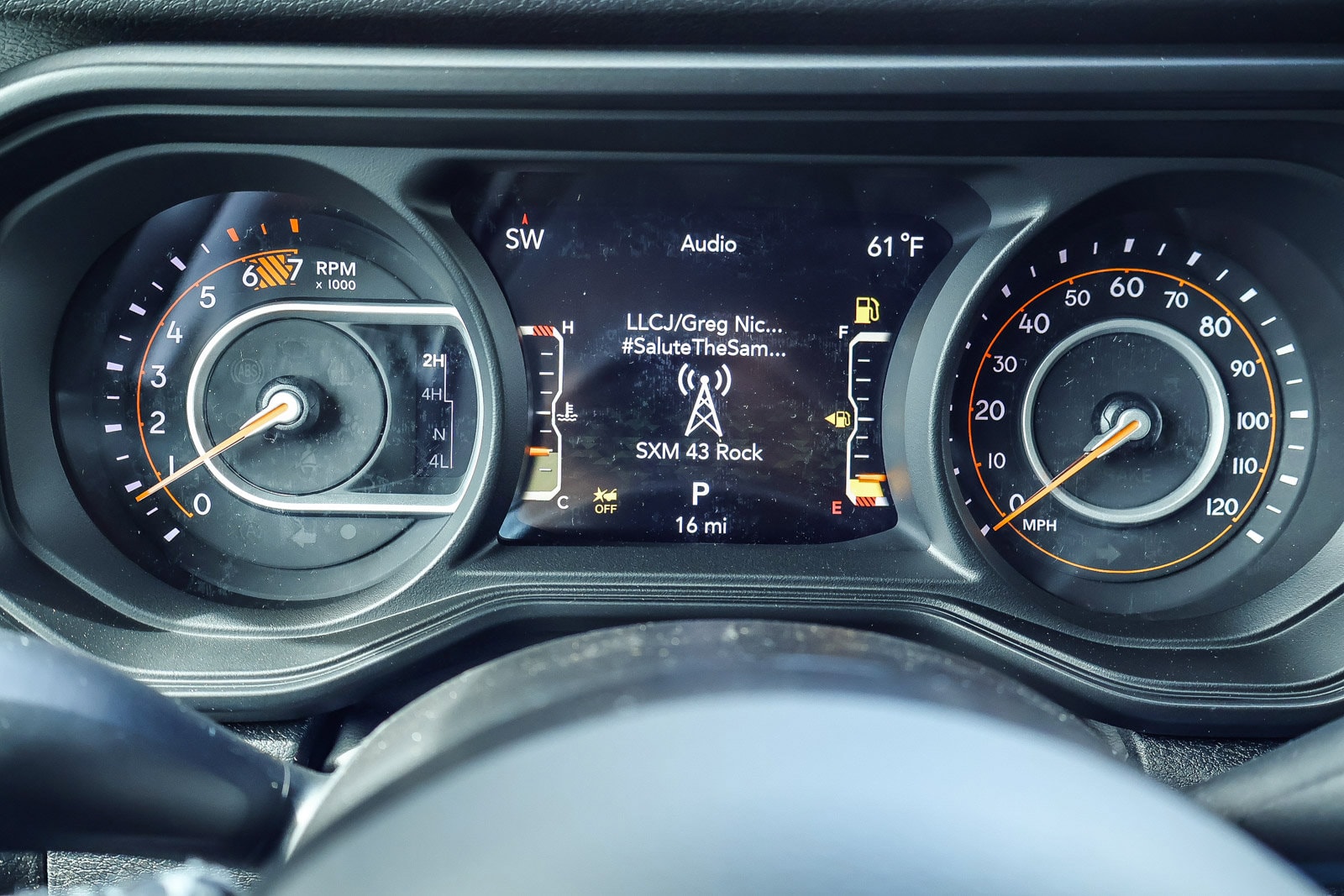 2026 Jeep Wrangler 4-DOOR SPORT — photo 14 of 32